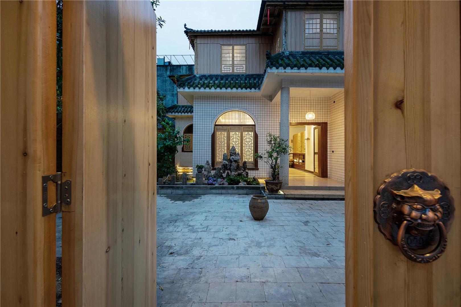 Villa photo 2