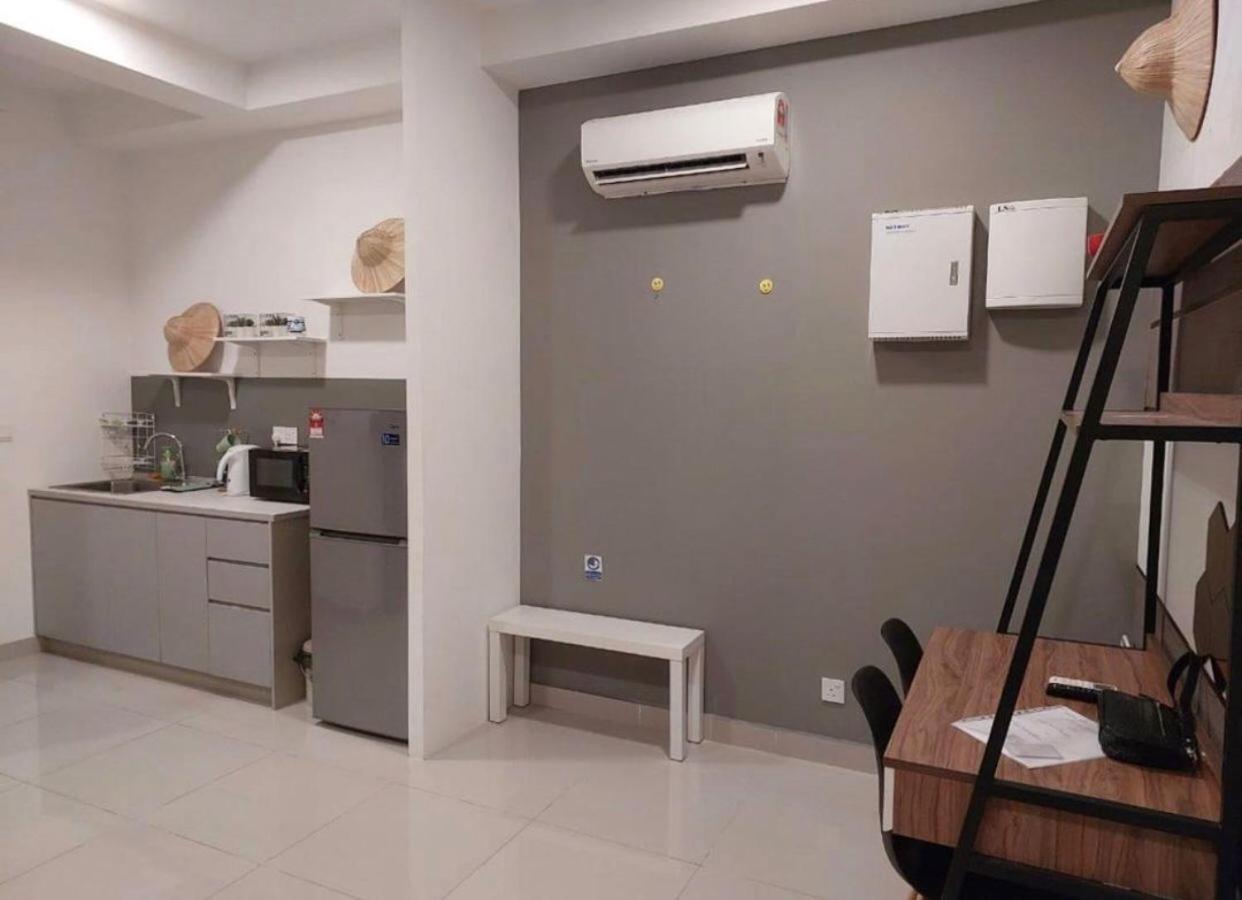 One-Bedroom Apartment photo 3