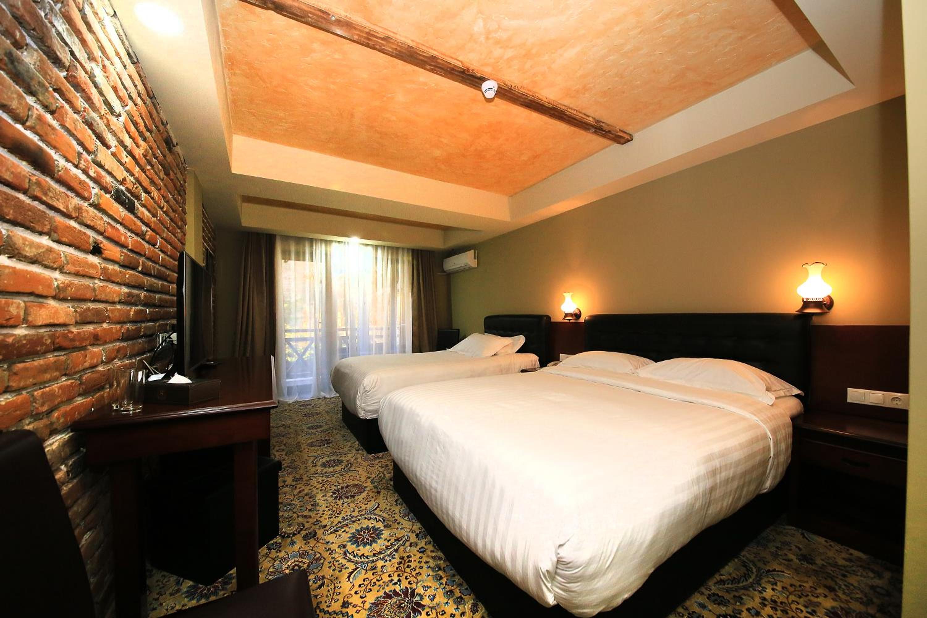 Classic Triple Room - Photo 6