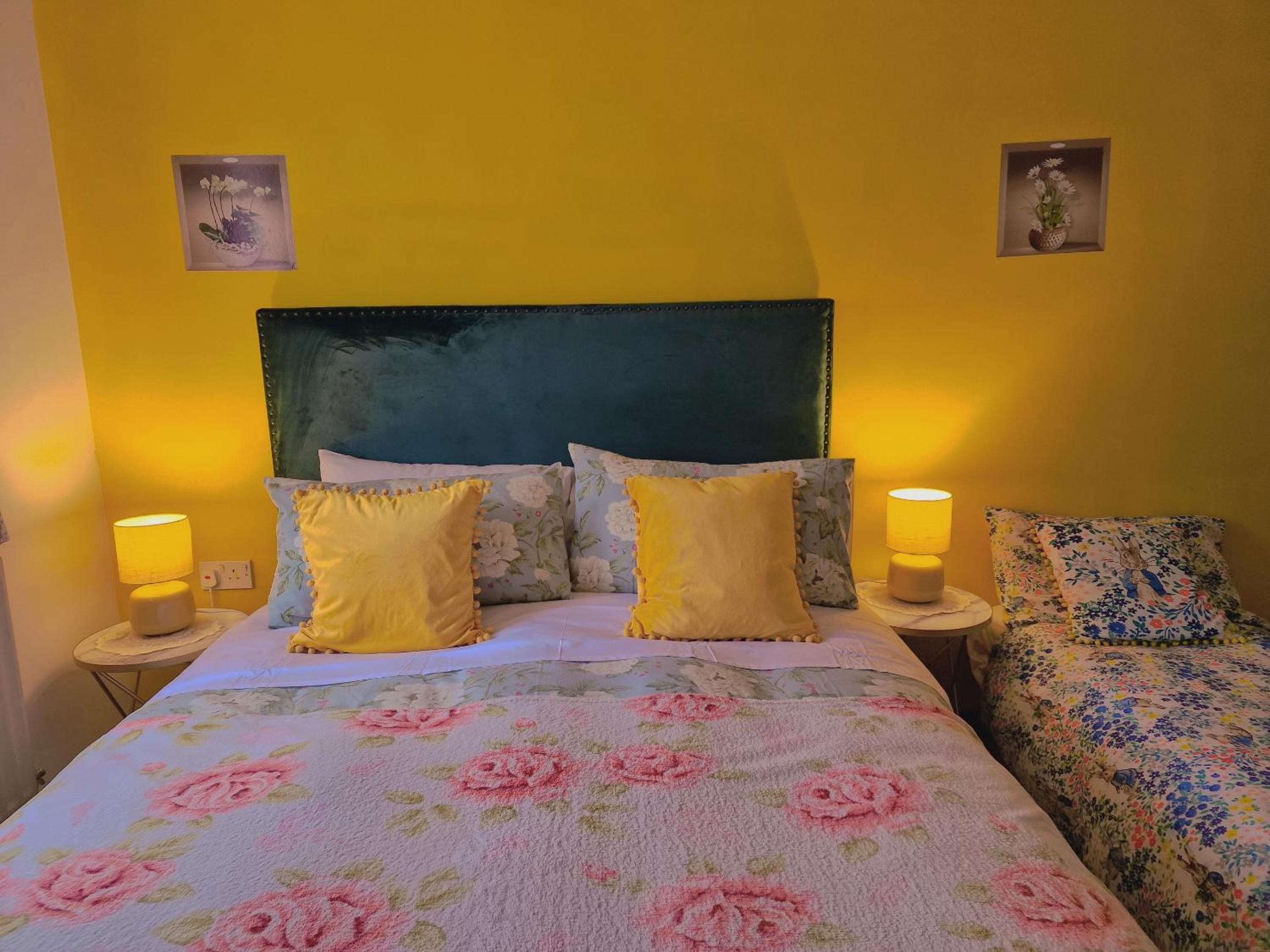 Triple Room with Bath - Photo 39
