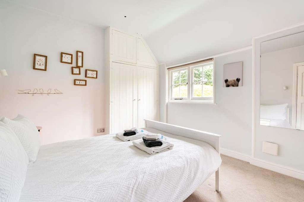 Eight-Bedroom House photo 3