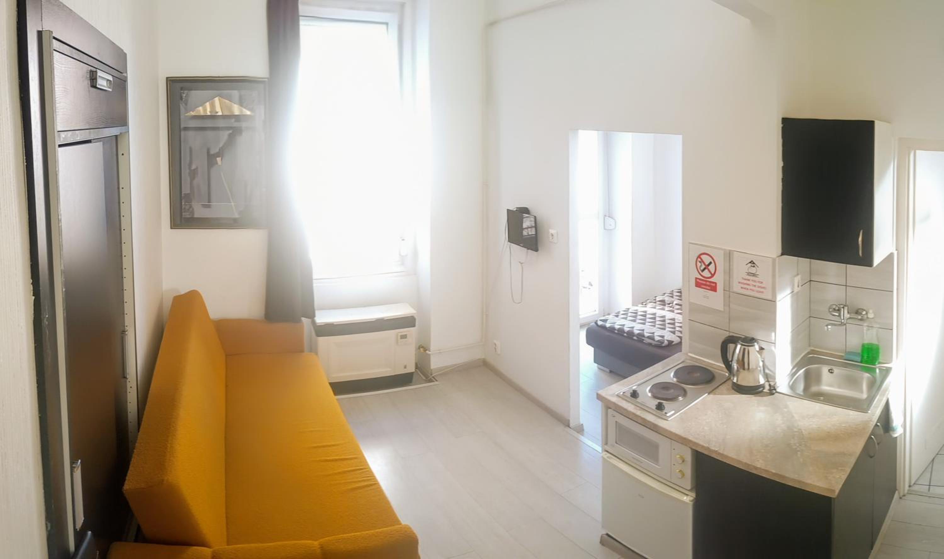Apartment with Balcony - Photo 15