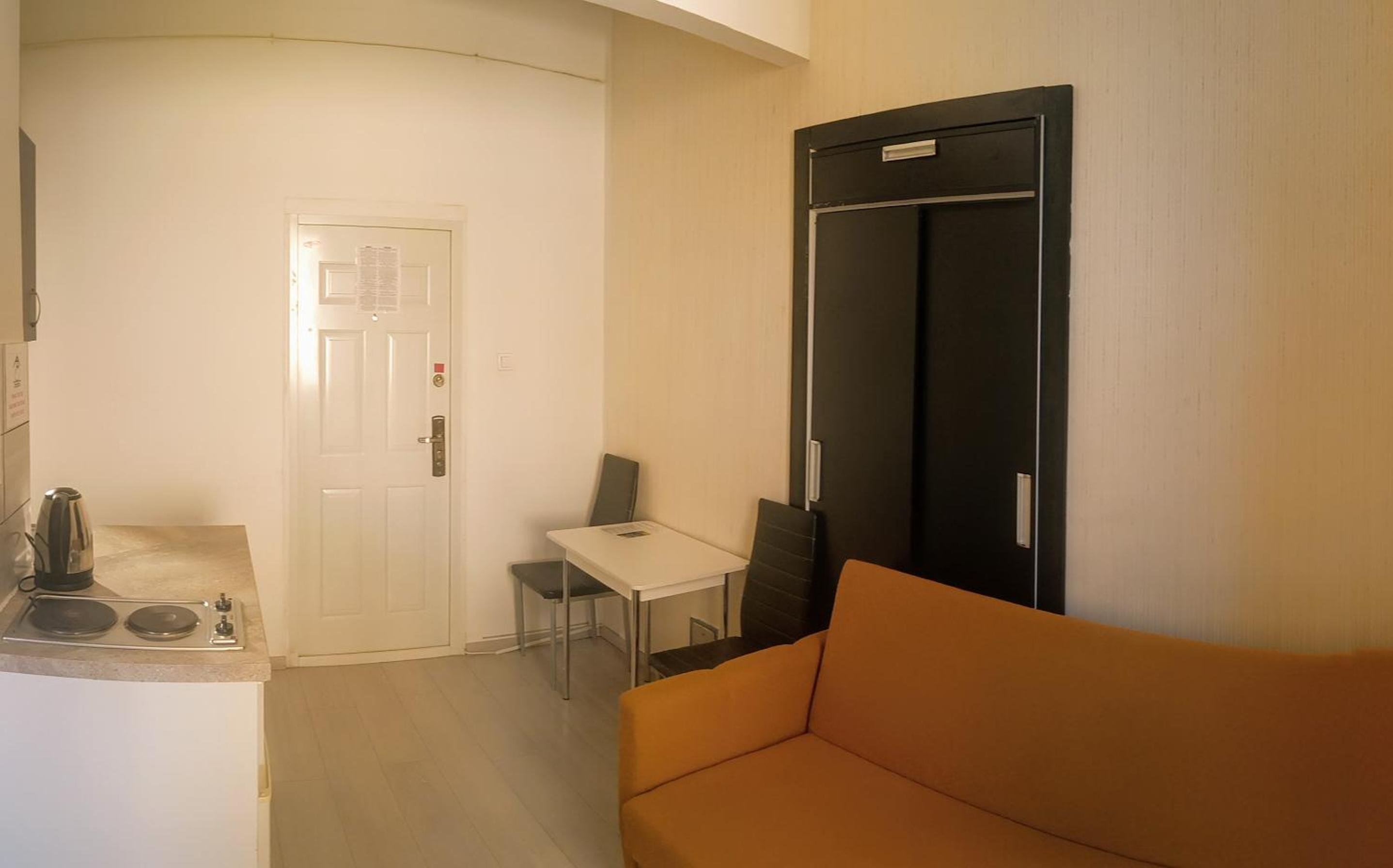 Apartment with Balcony - Photo 16