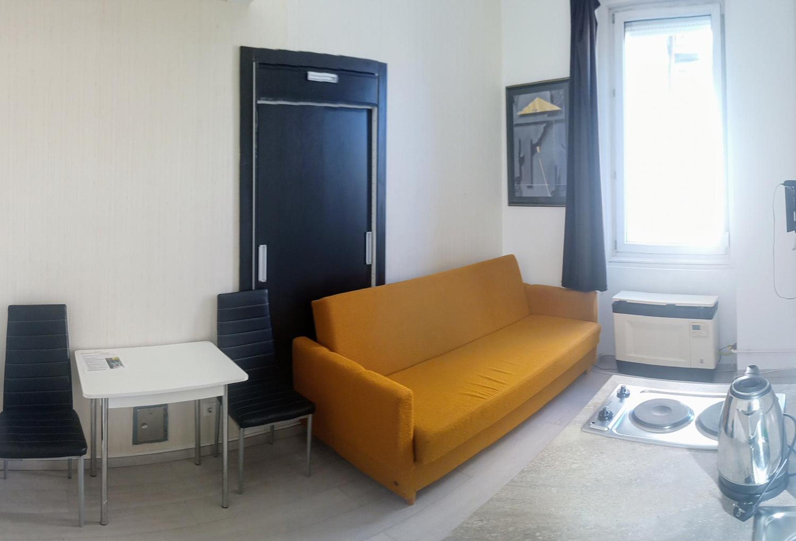 Apartment with Balcony - Photo 14