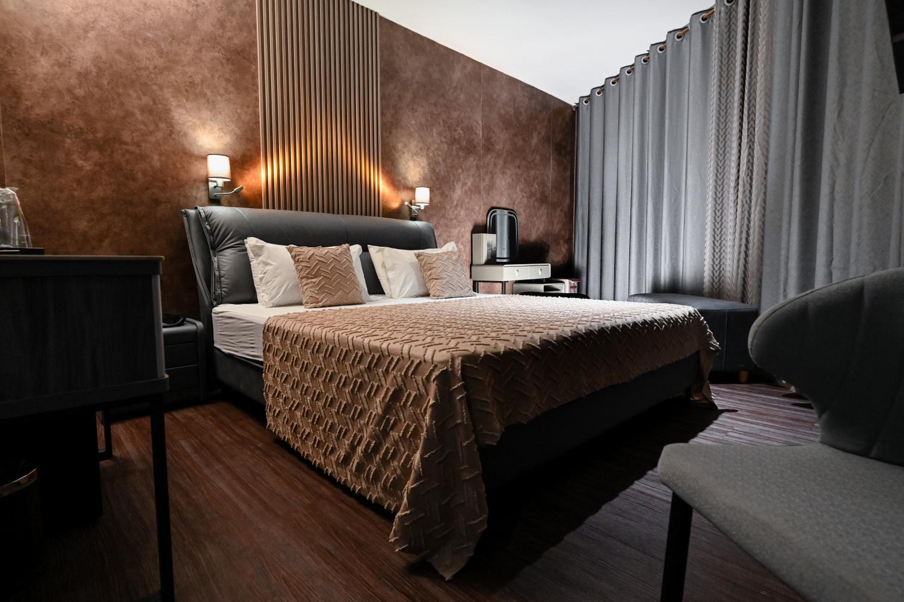 Superior King Room