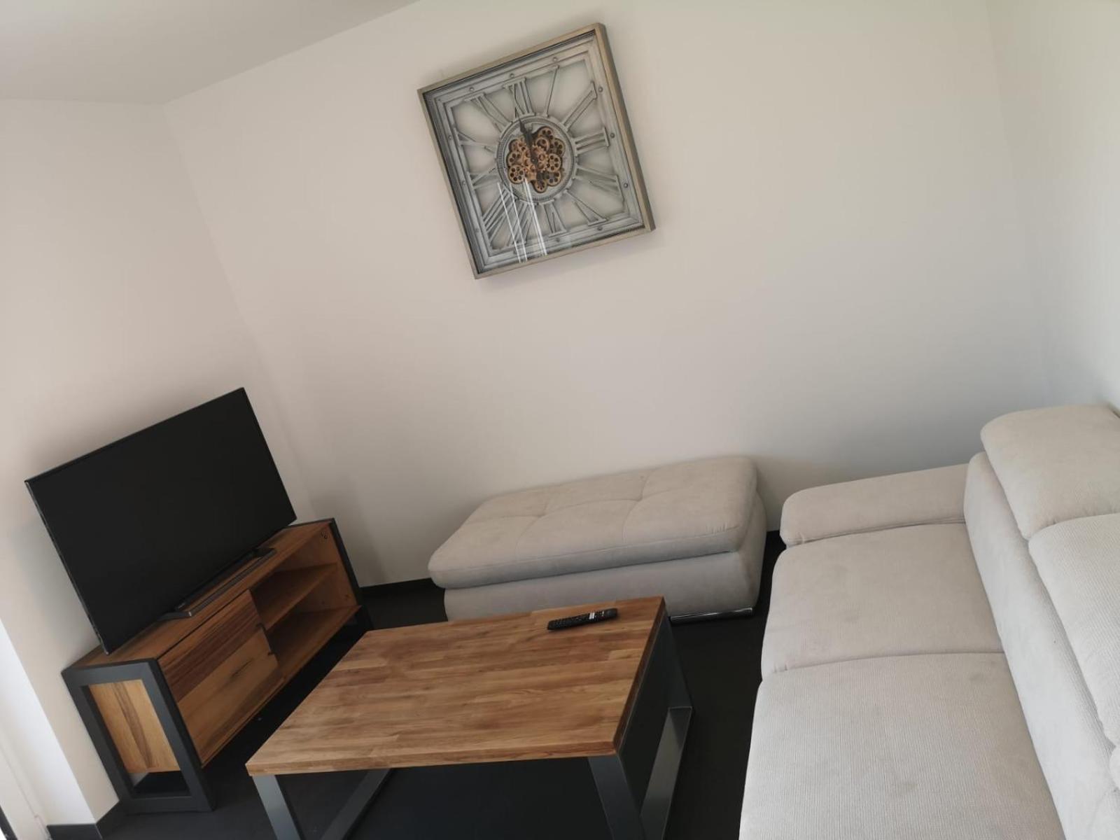 One-Bedroom Apartment photo 3