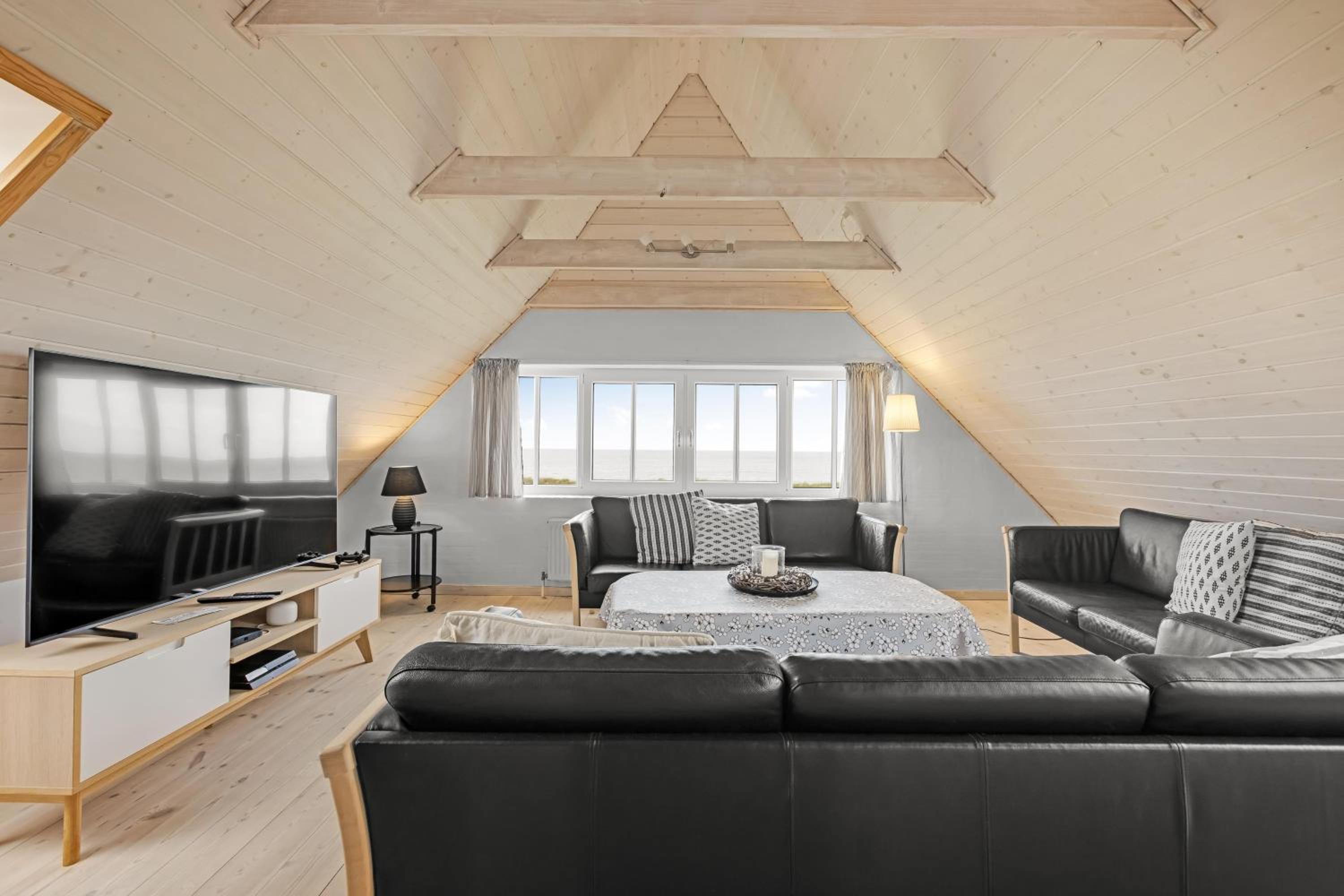 Ten-Bedroom Holiday Home photo 1
