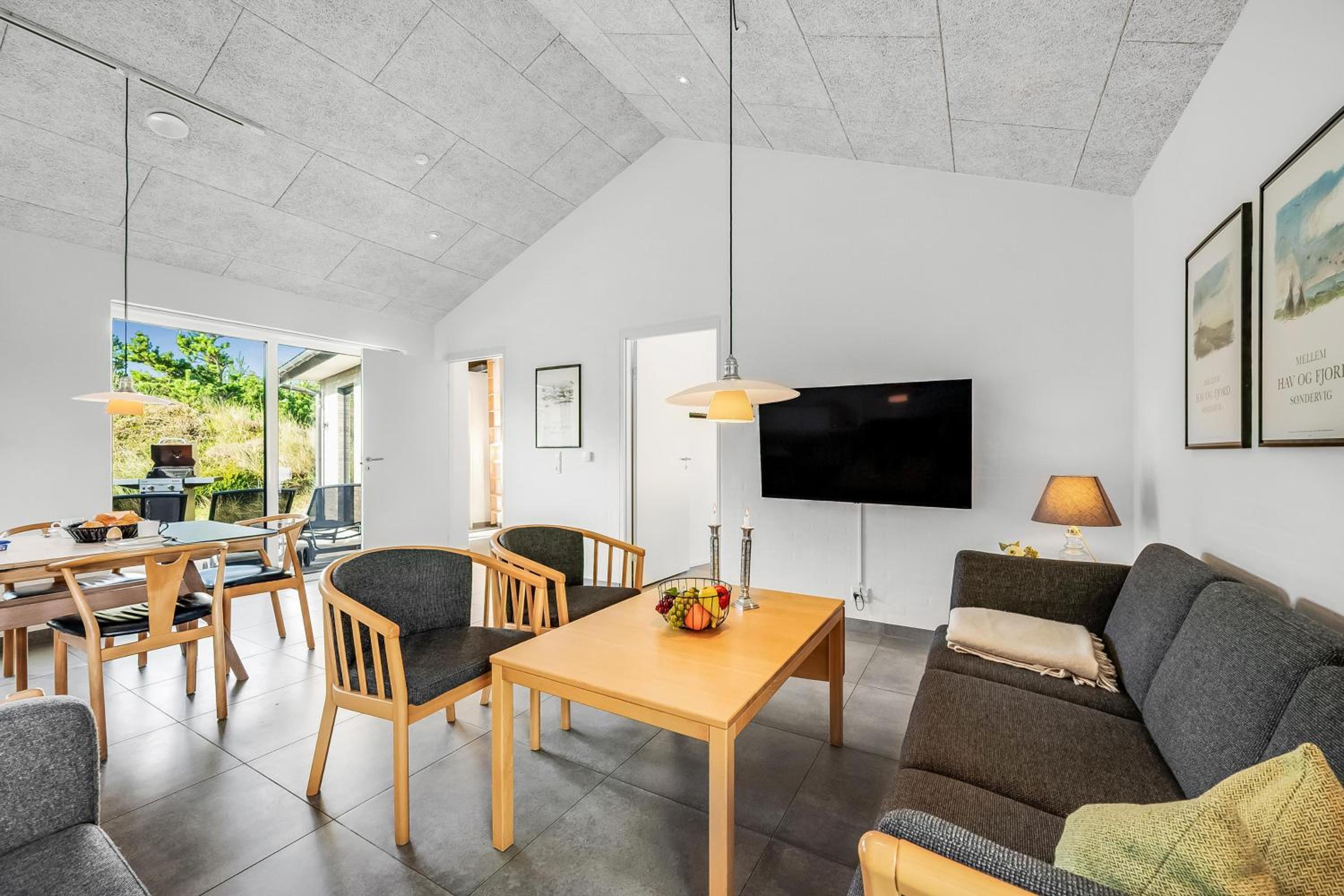 Six-Bedroom Holiday Home photo 1