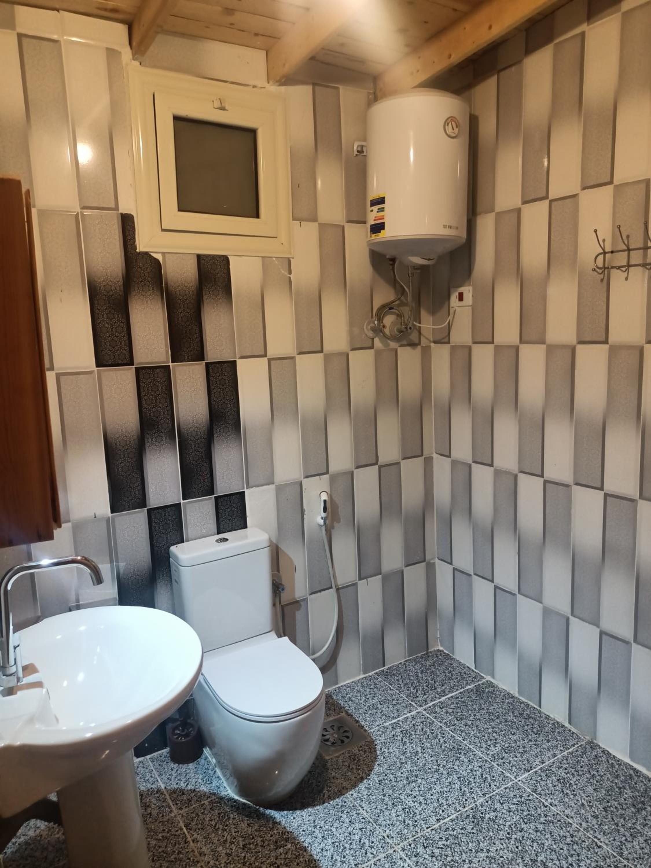 Double Room With Private Bathroom photo 3