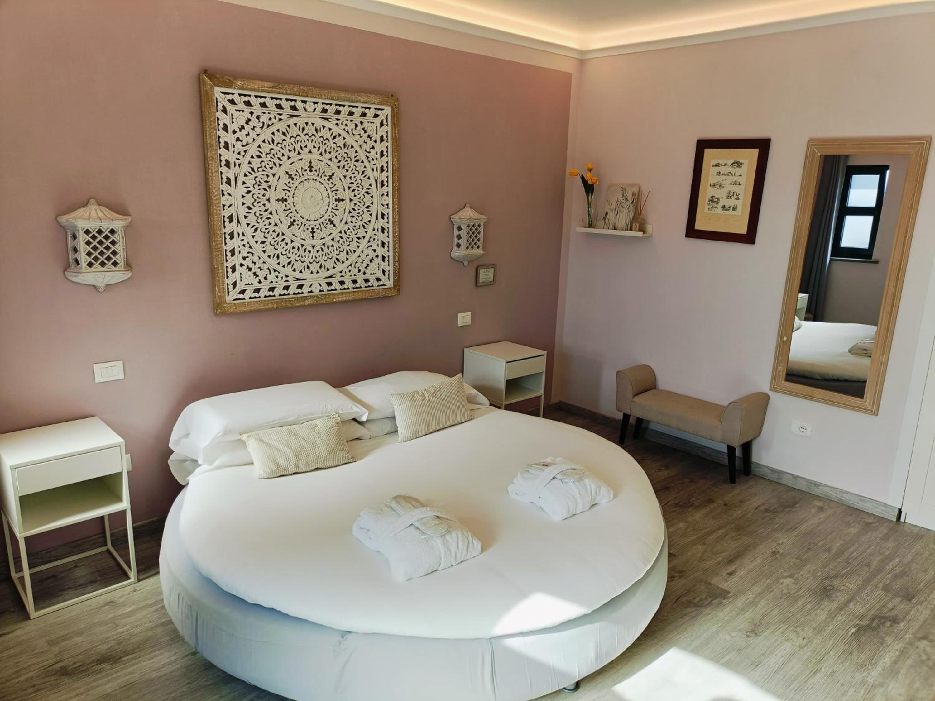 Double Room with Spa Bath photo 1