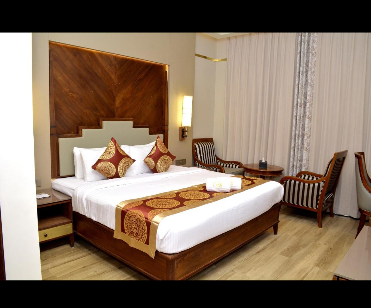 Deluxe Family Room