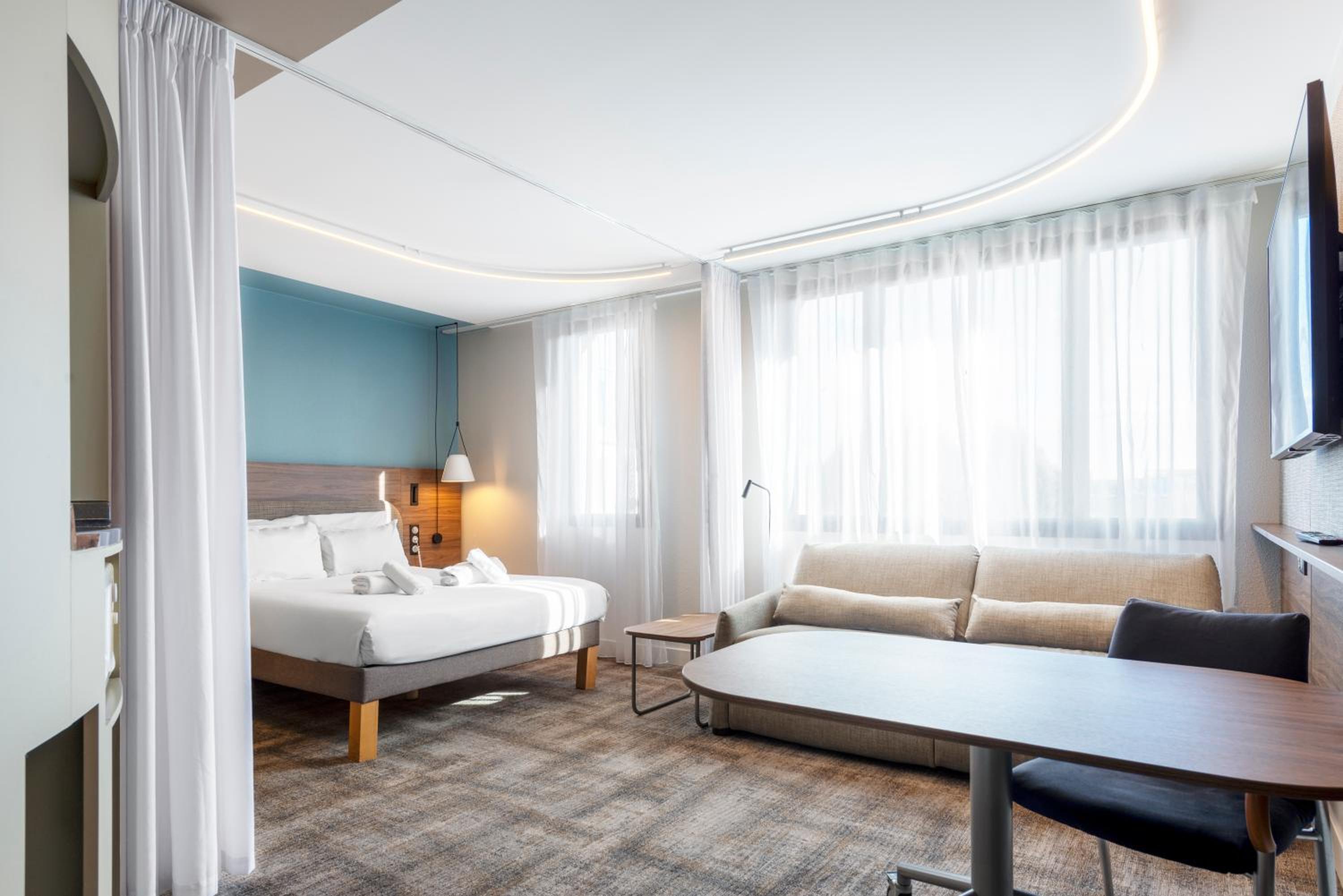 Superior Suite with 1 Double Bed and 1 Sofa Bed - Photo 1