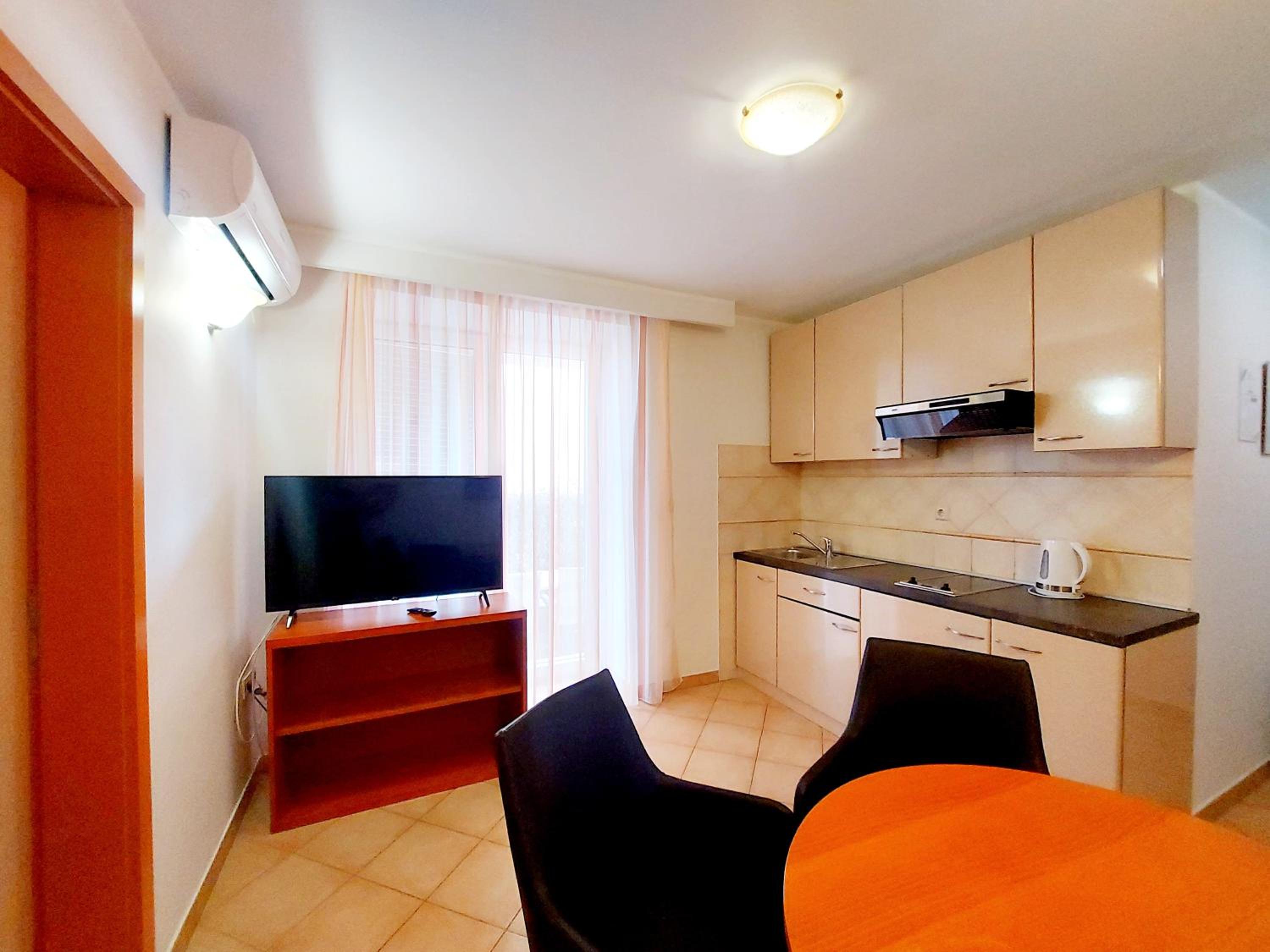 Two-Bedroom Apartment with Terrace photo 2