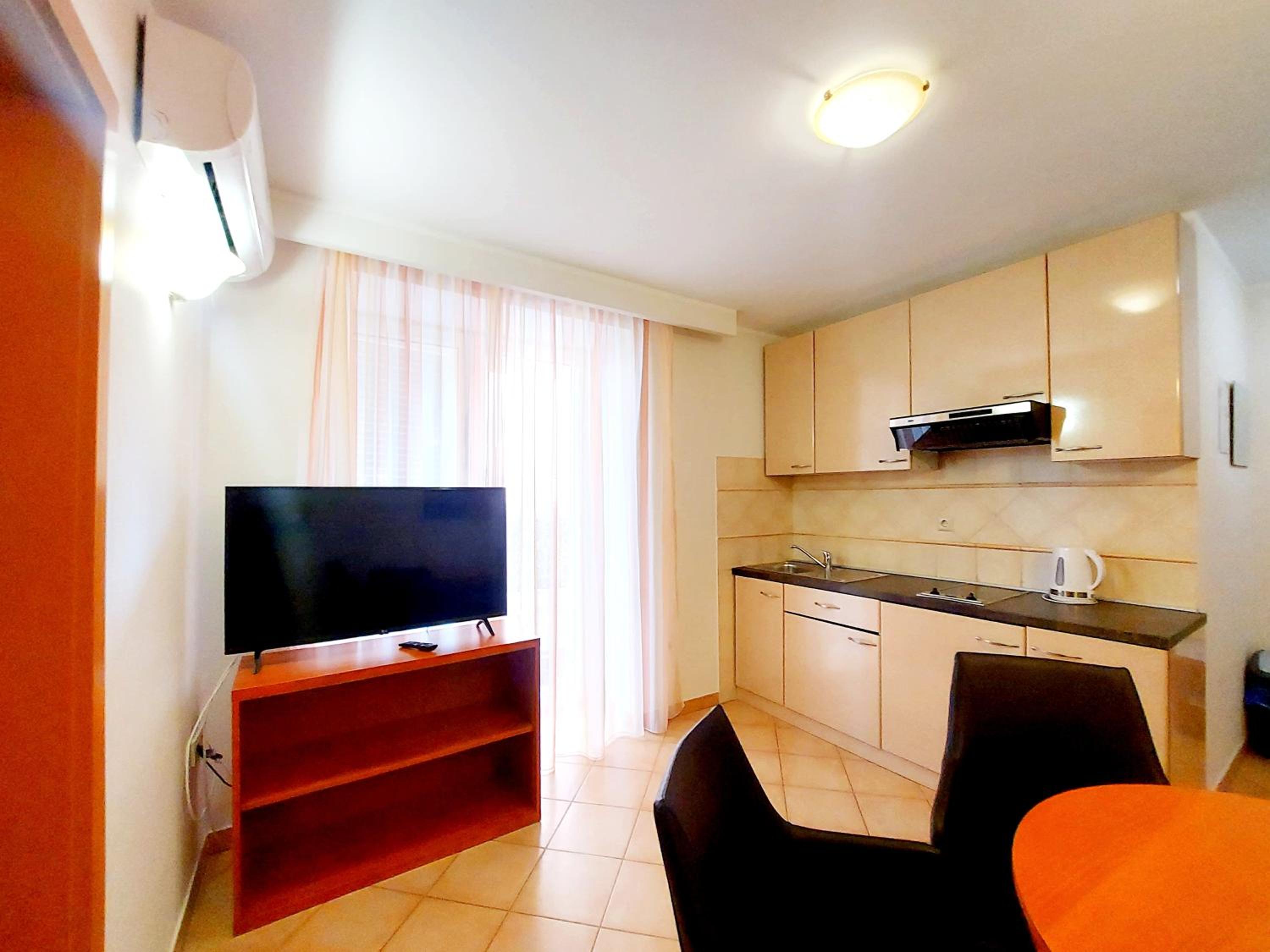 Two-Bedroom Apartment with Terrace photo 3