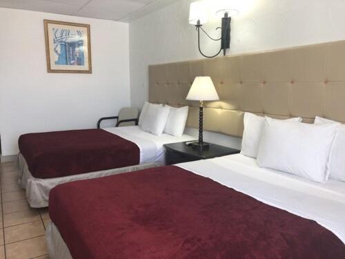 Standard Room, Two Queen Beds  - Photo 1