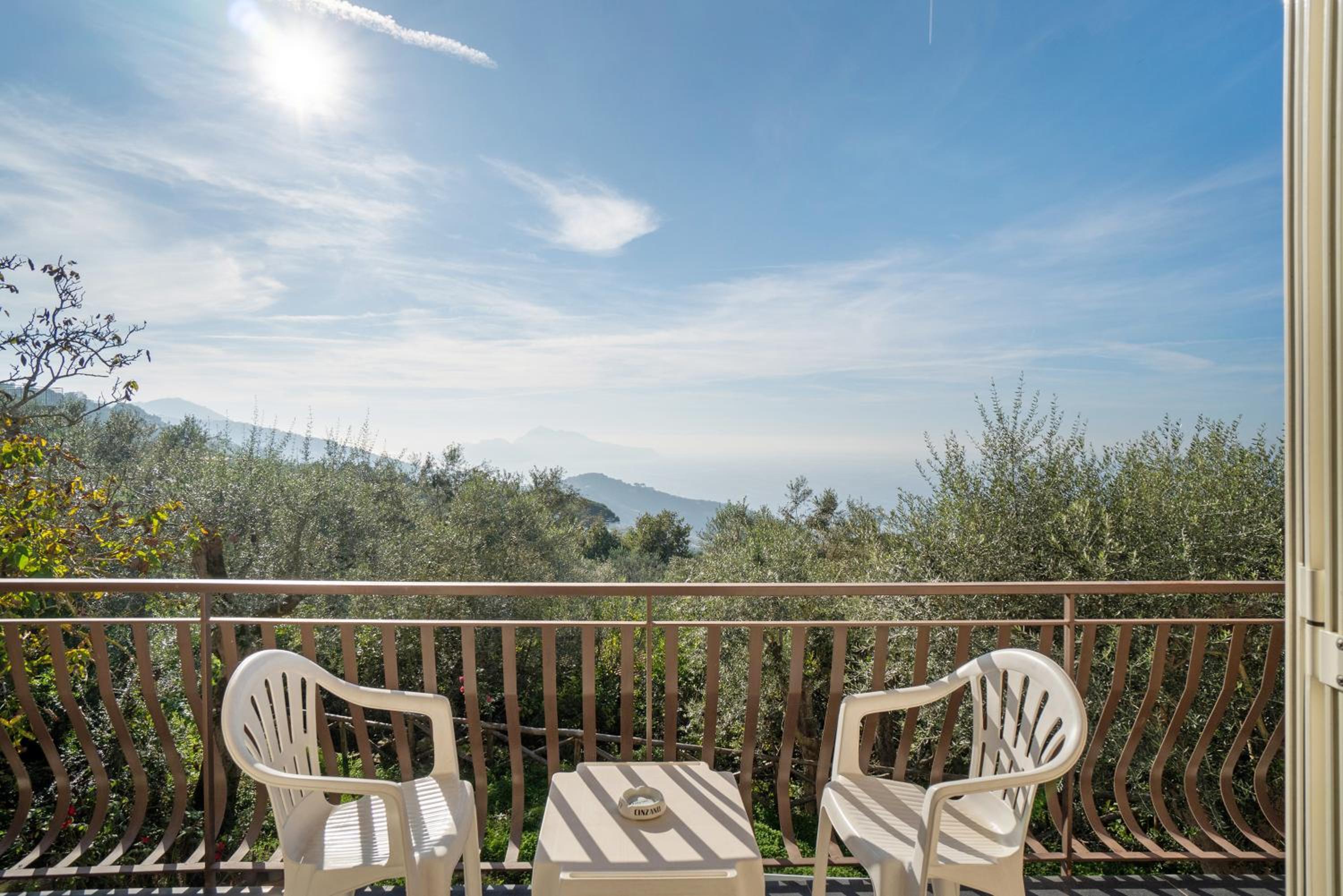 Superior One-Bedroom Apartment with Balcony - Photo 16