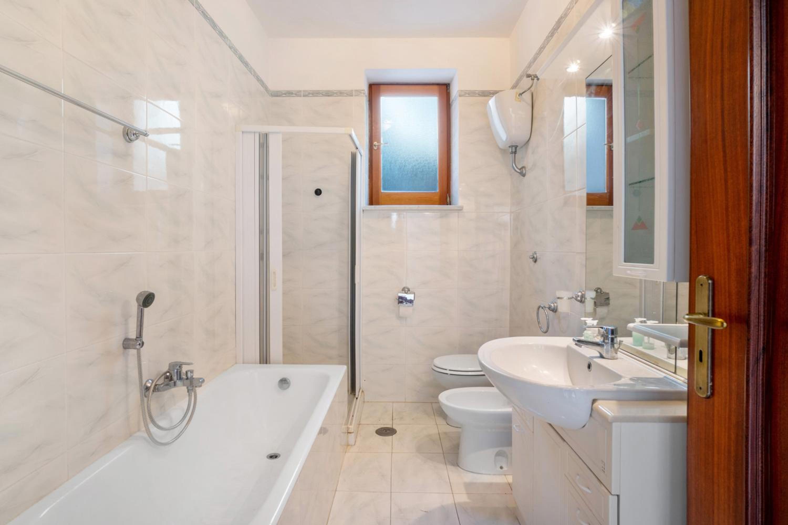 Superior One-Bedroom Apartment with Balcony - Photo 2