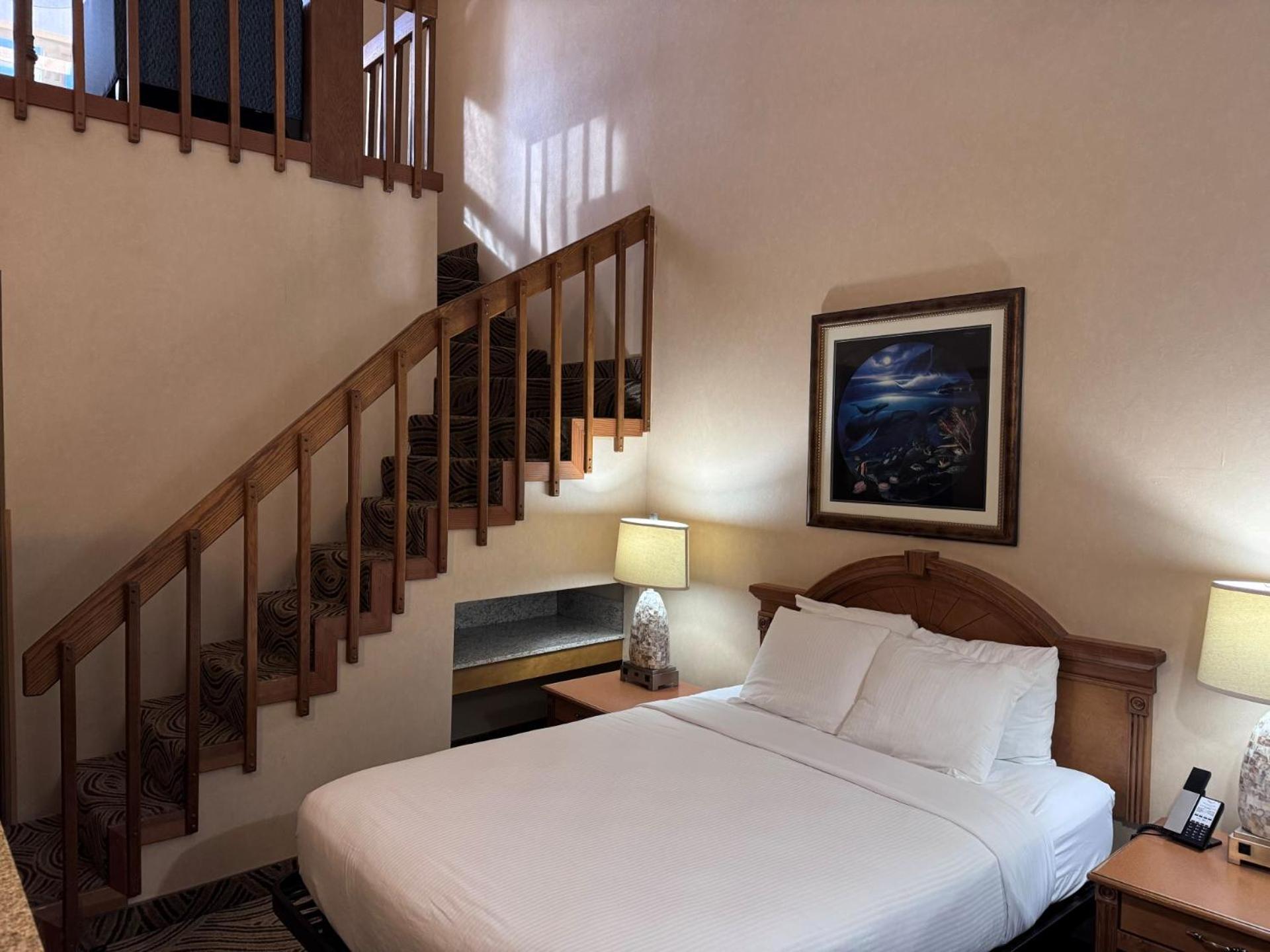 Deluxe Queen Room