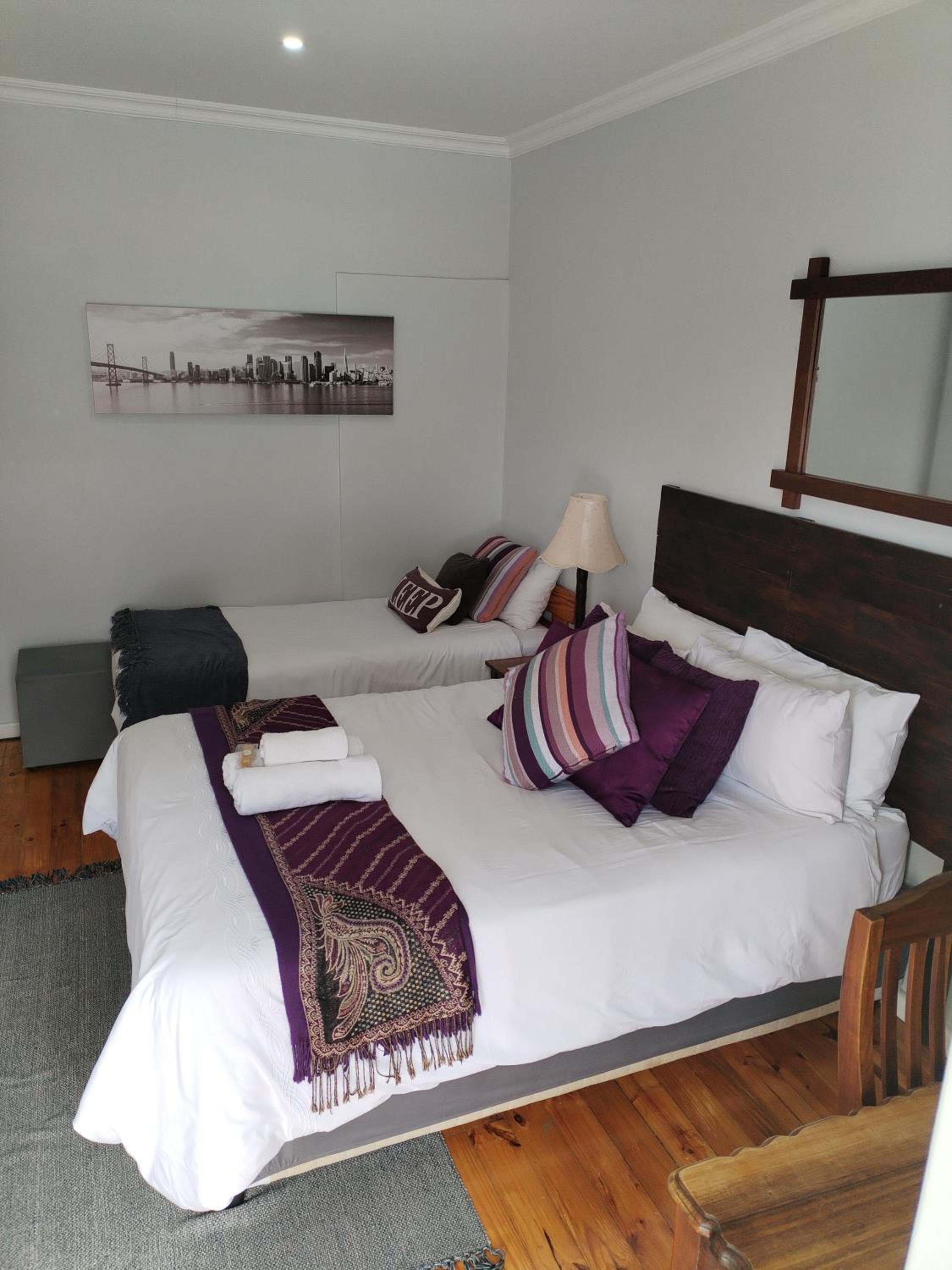 Standard Double or Twin Room - Photo 8
