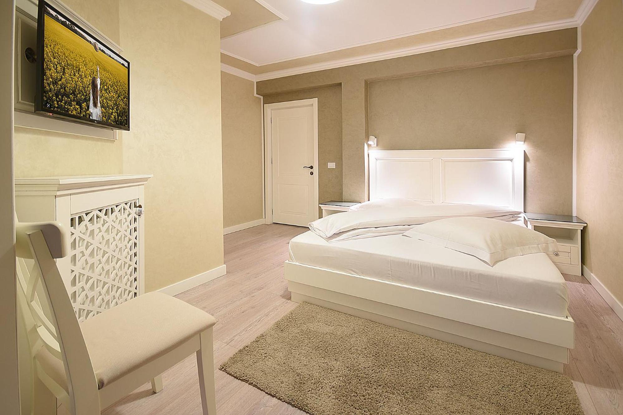 Deluxe Double Room photo 3