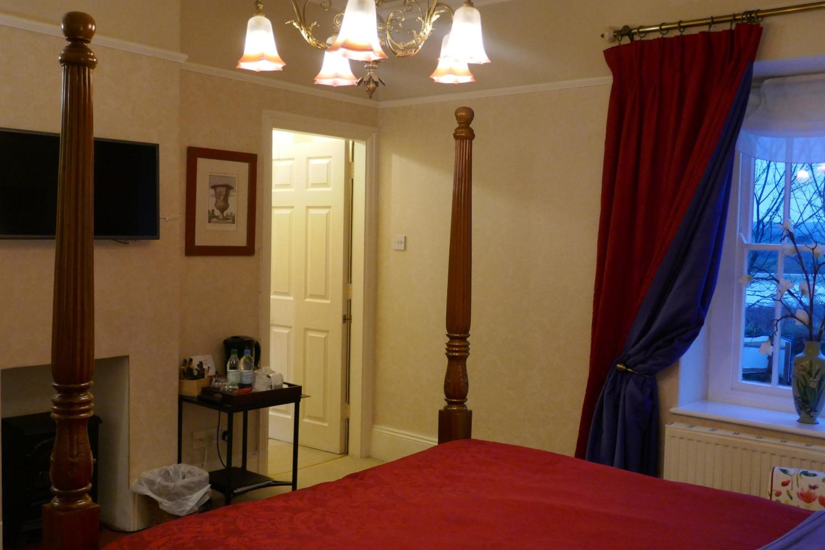Standard Twin Room - Photo 3