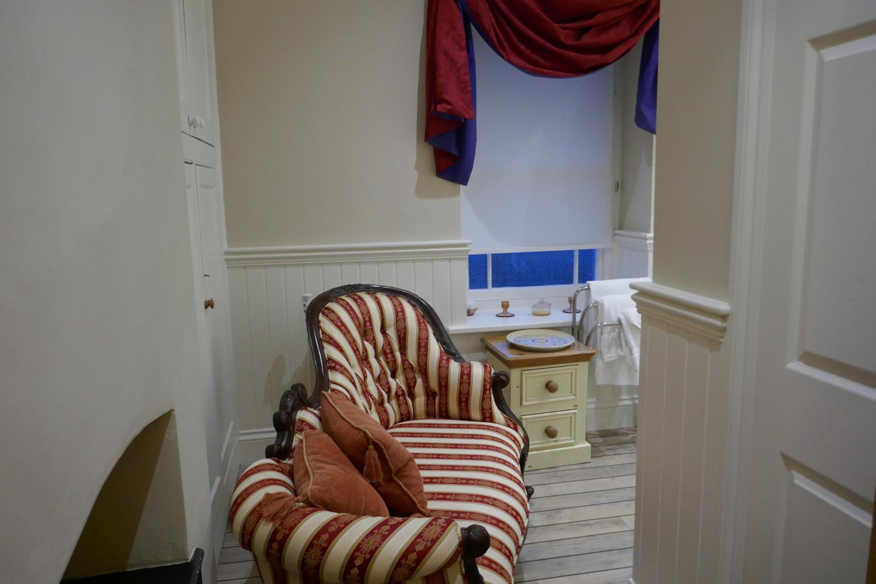 Standard Twin Room - Photo 4