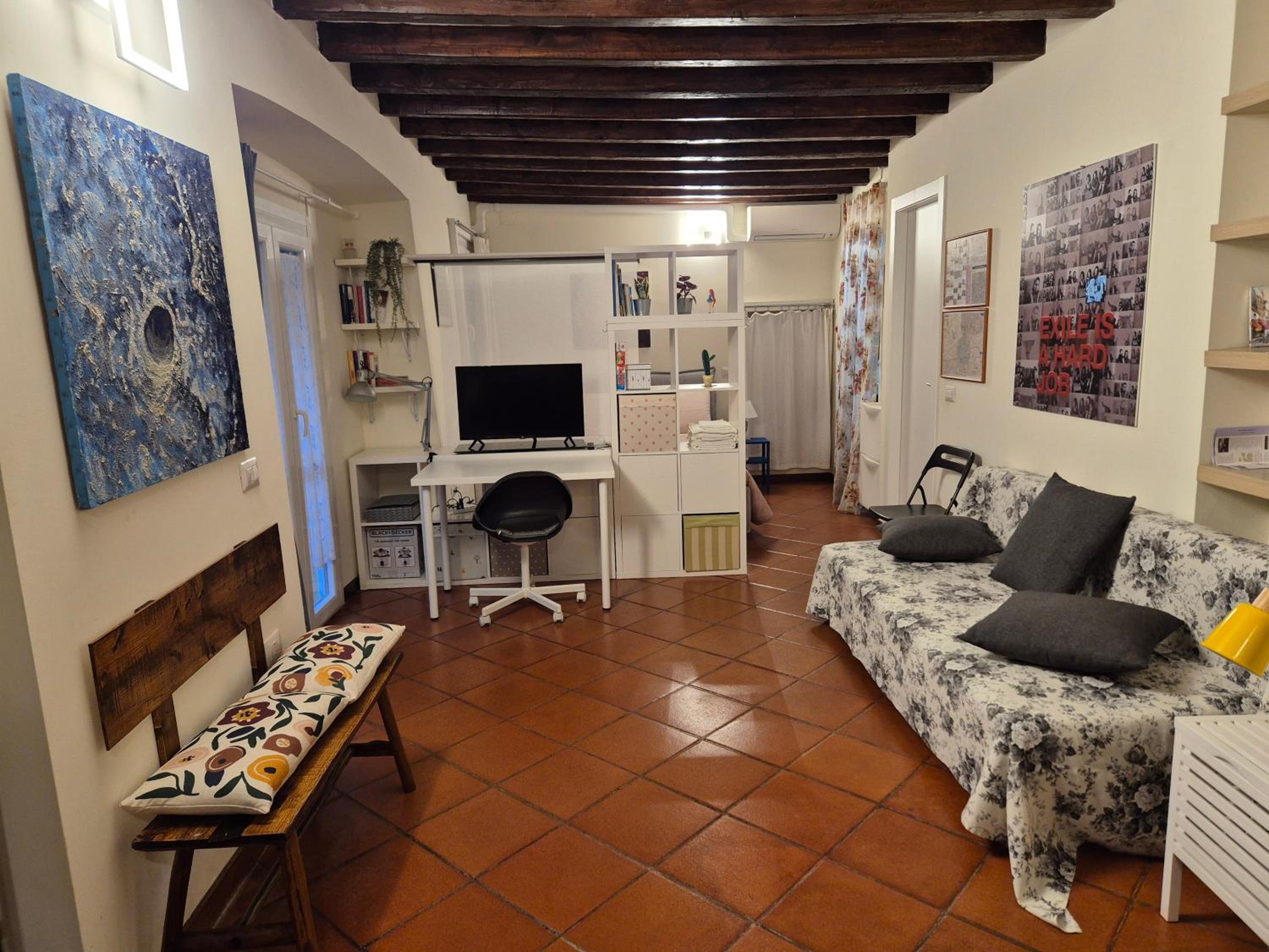 One-Bedroom Apartment