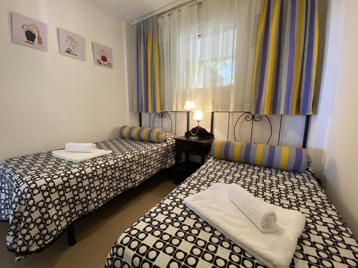 Apartamento de dos habitaciones con terraza y vista al mar