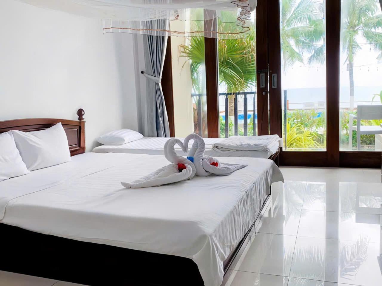Deluxe Triple Room With Sea View