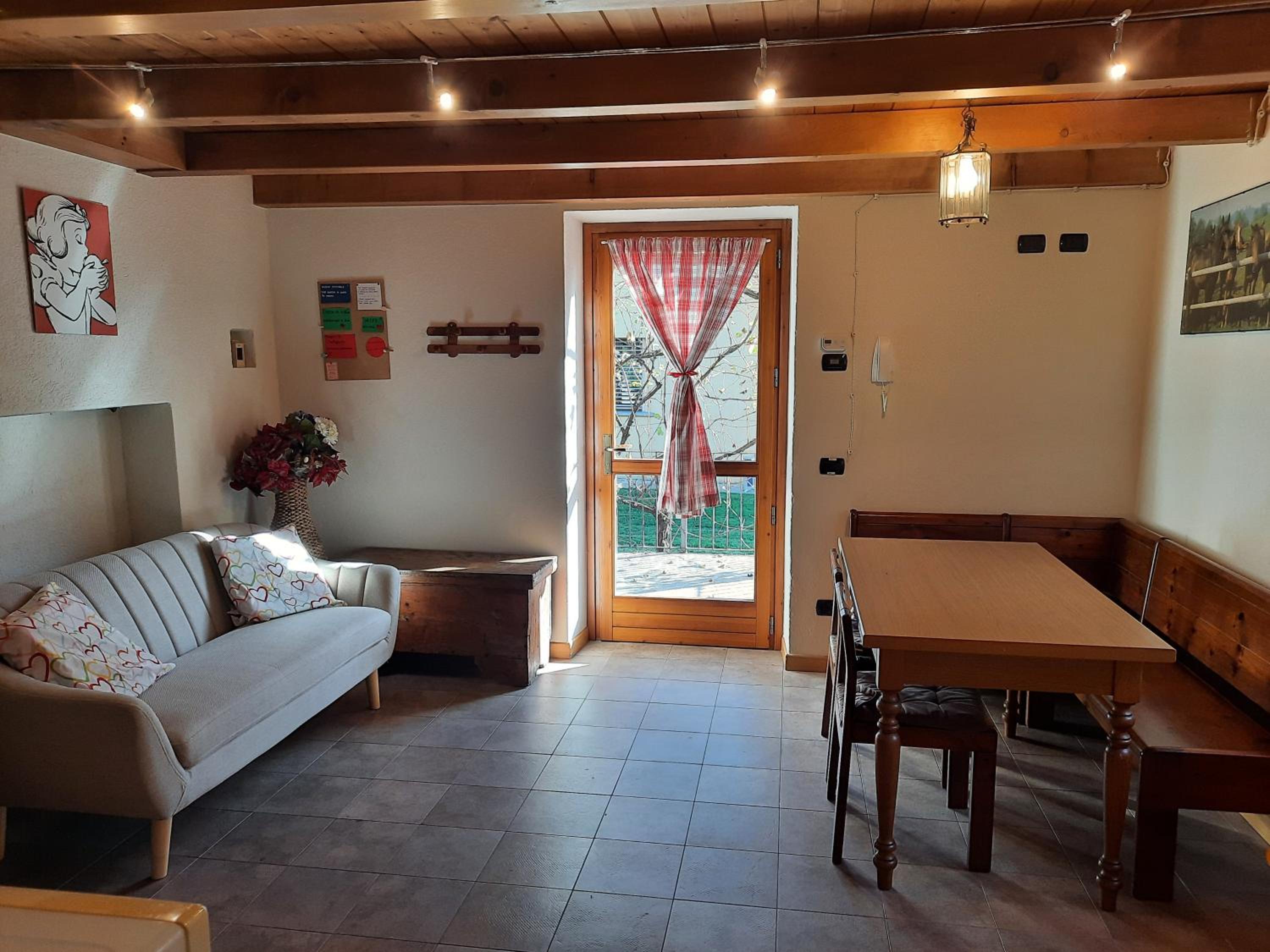 One-Bedroom House photo 1