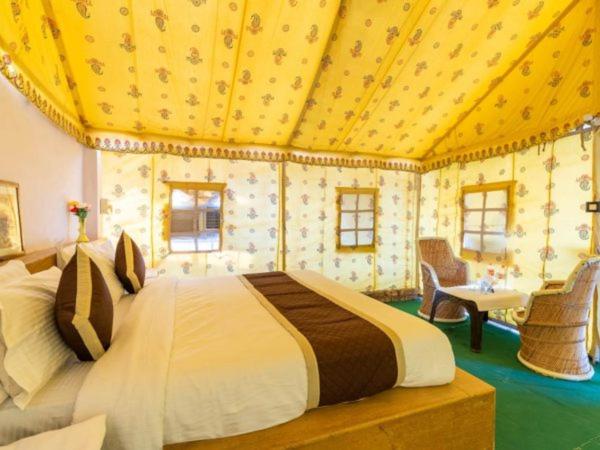 Deluxe Double Room (2 Adults + 1 Child) photo 3