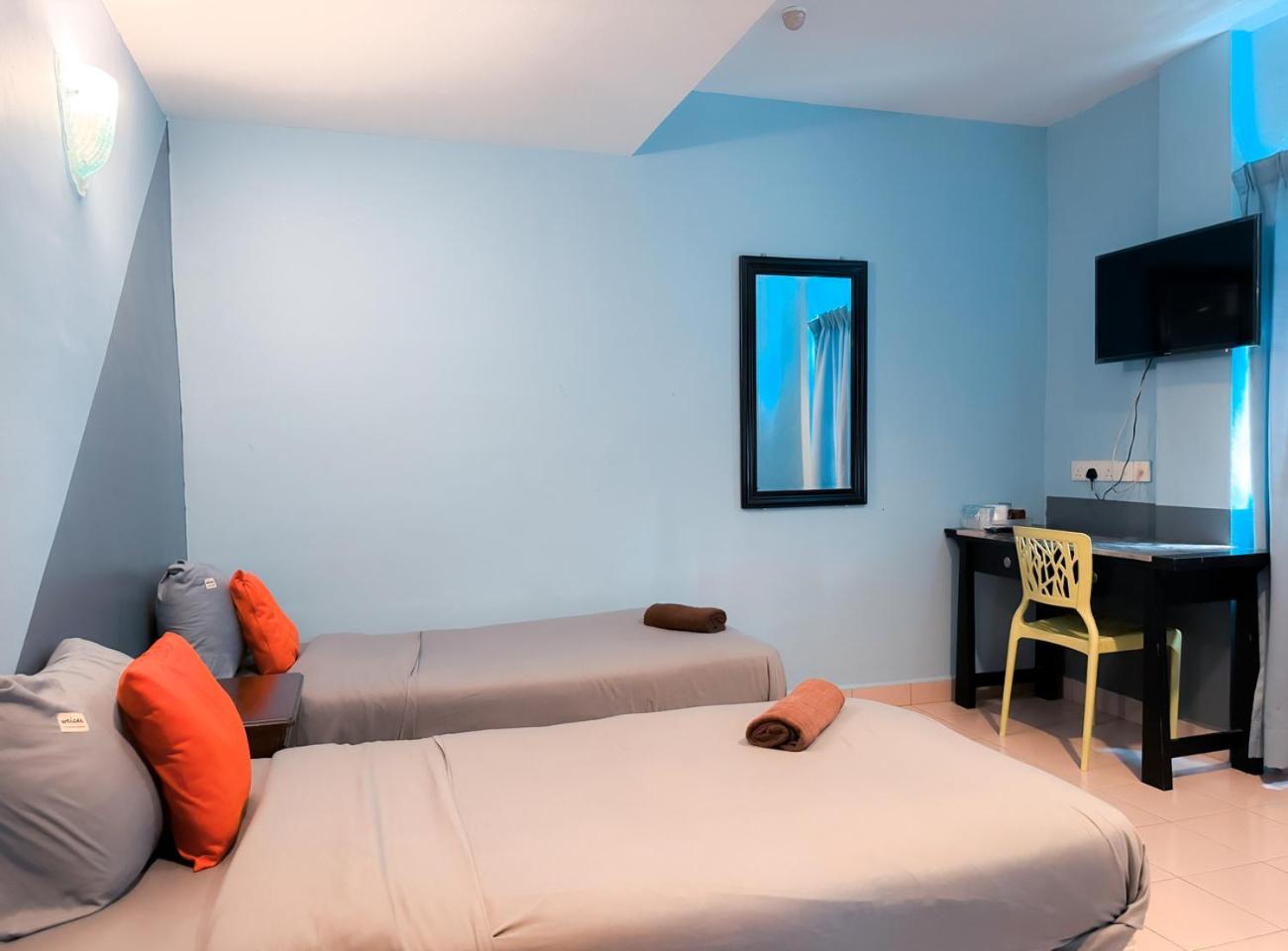 Deluxe Twin Room photo 2
