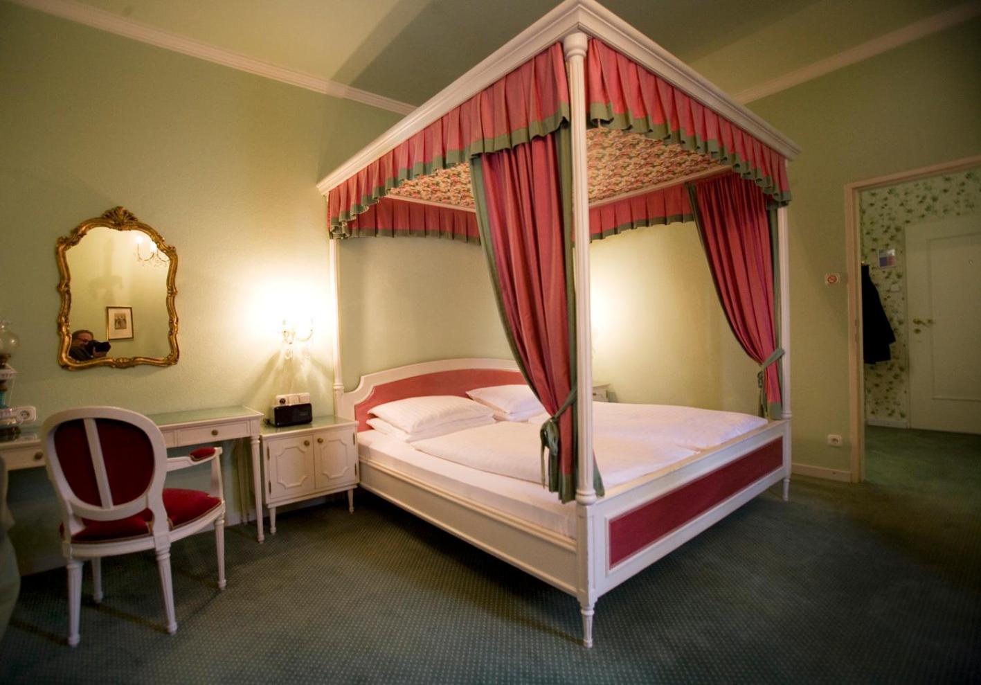 Double Room - Photo 8