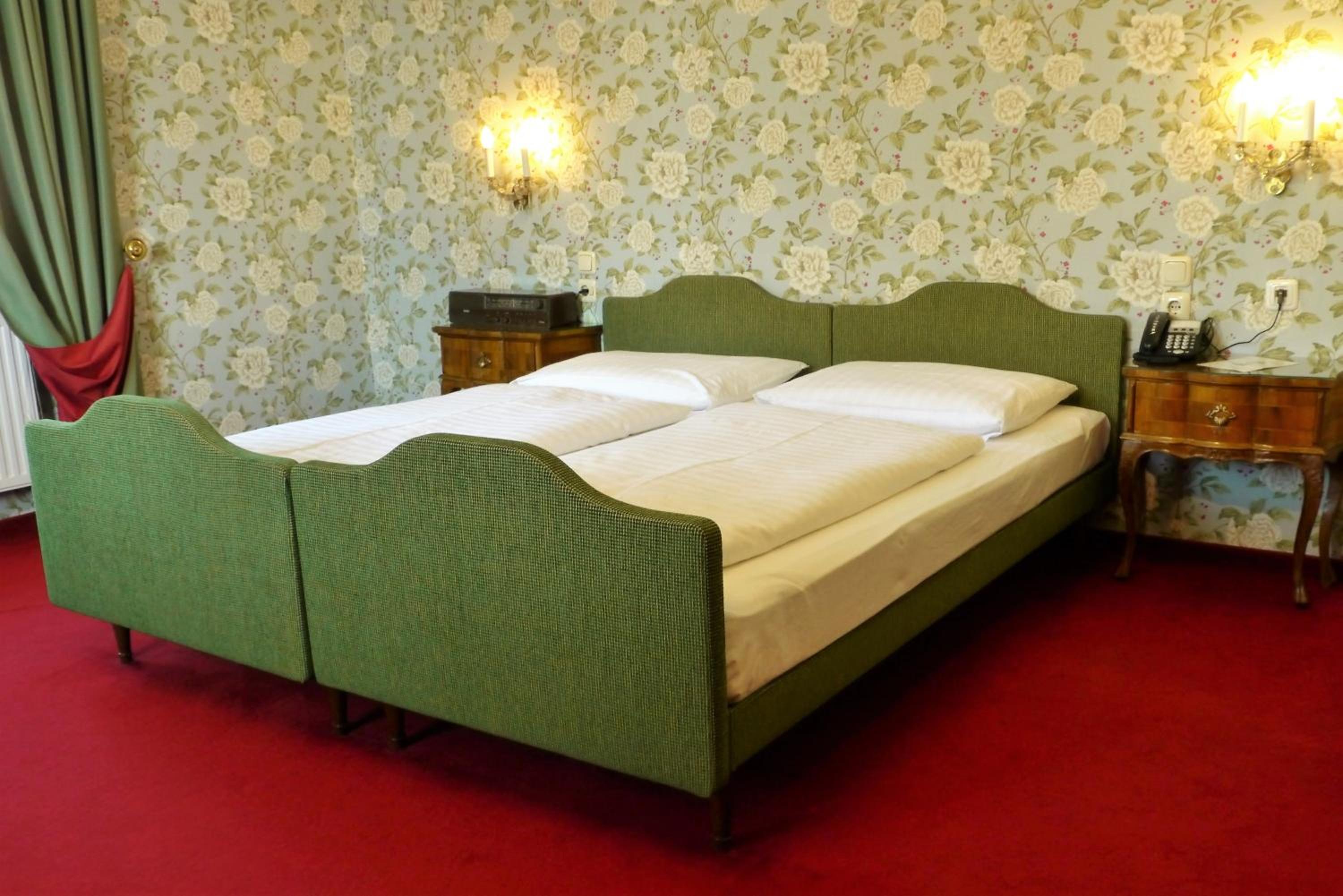 Double Room - Photo 11