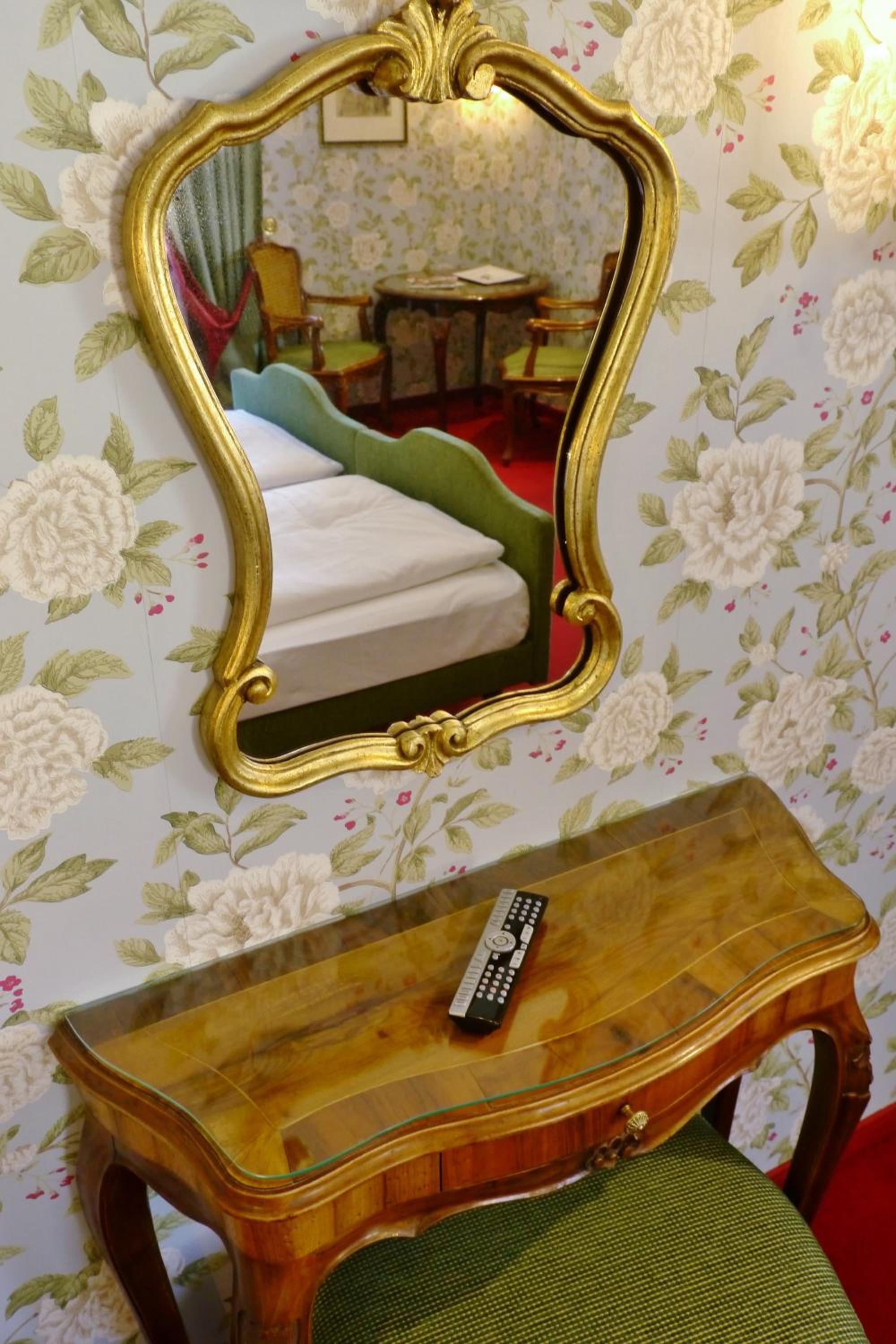 Double Room - Photo 12