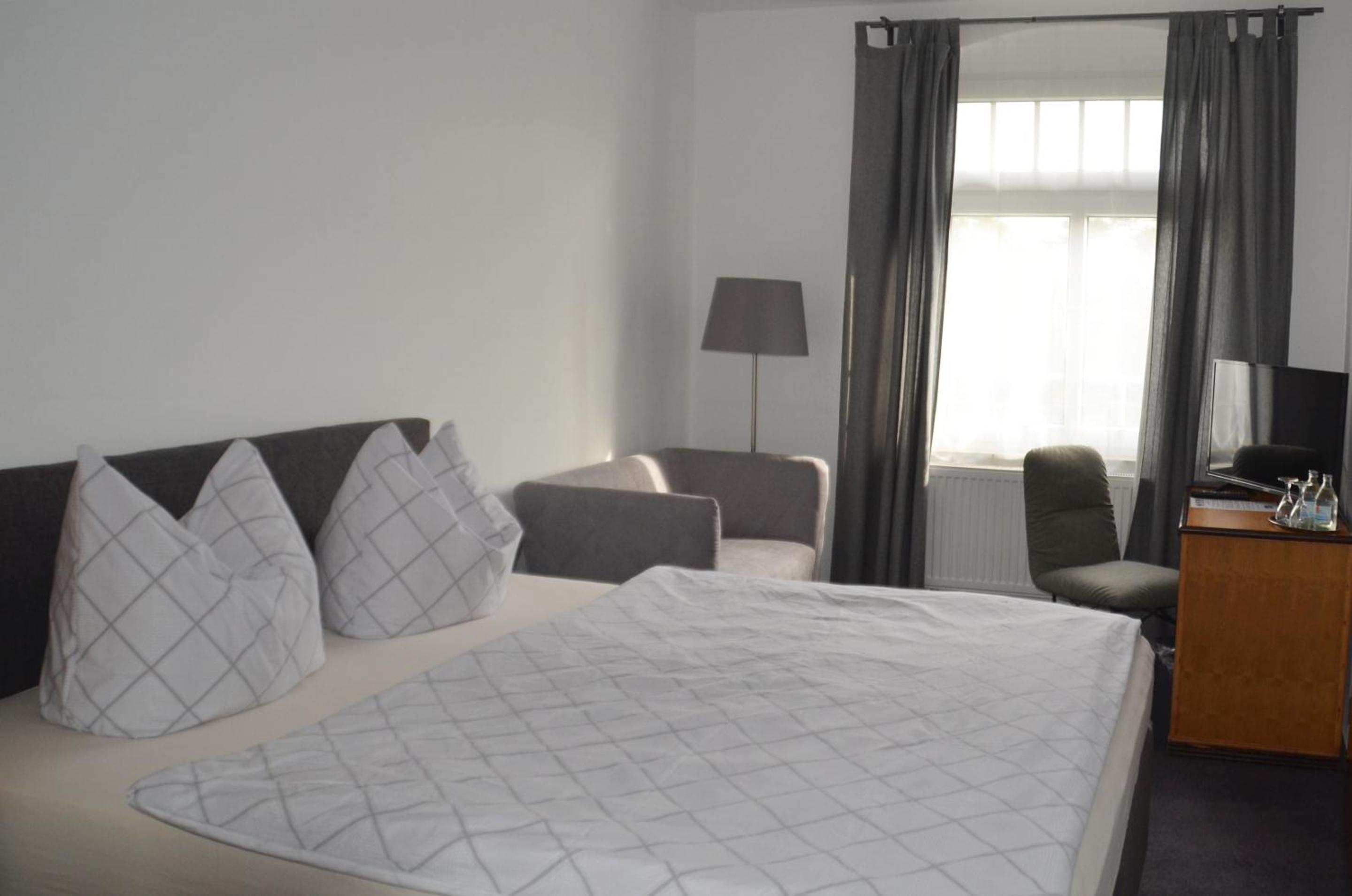Standard Double Room - Photo 1