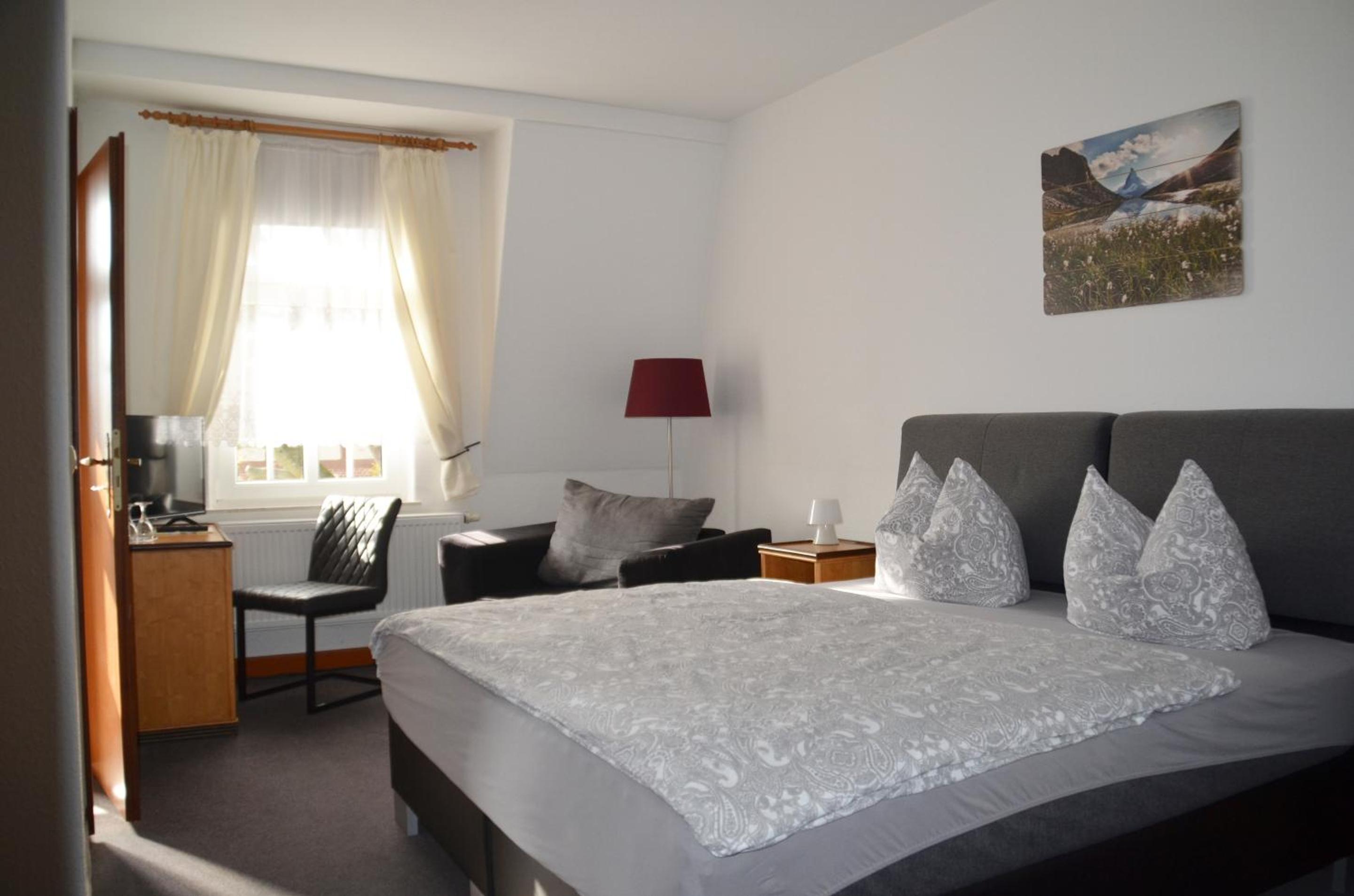 Standard Double Room - Photo 5