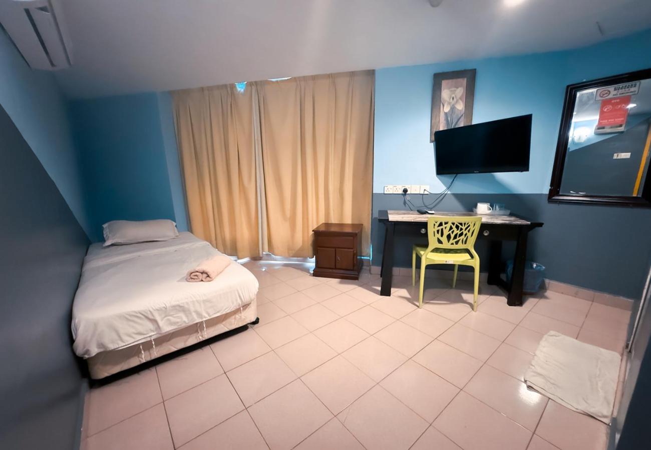 Single Room with Private Bathroom