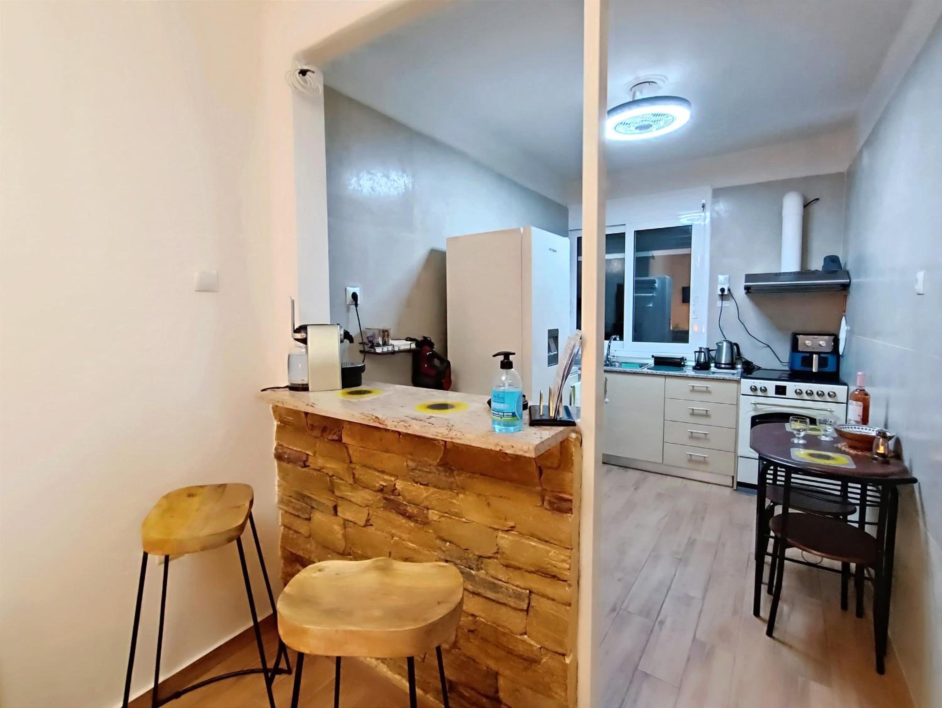One-Bedroom Apartment photo 2