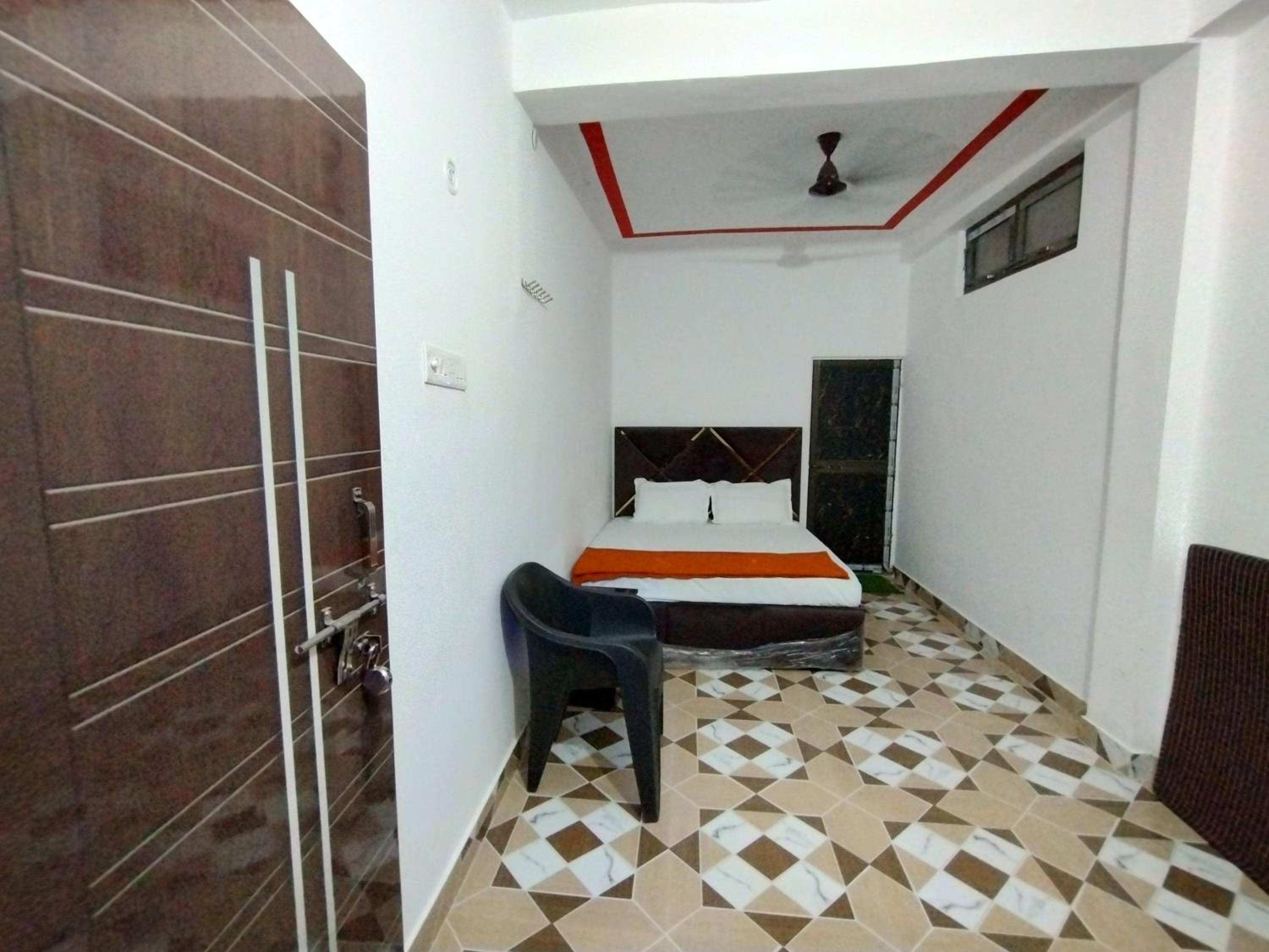 Queen Room photo 1