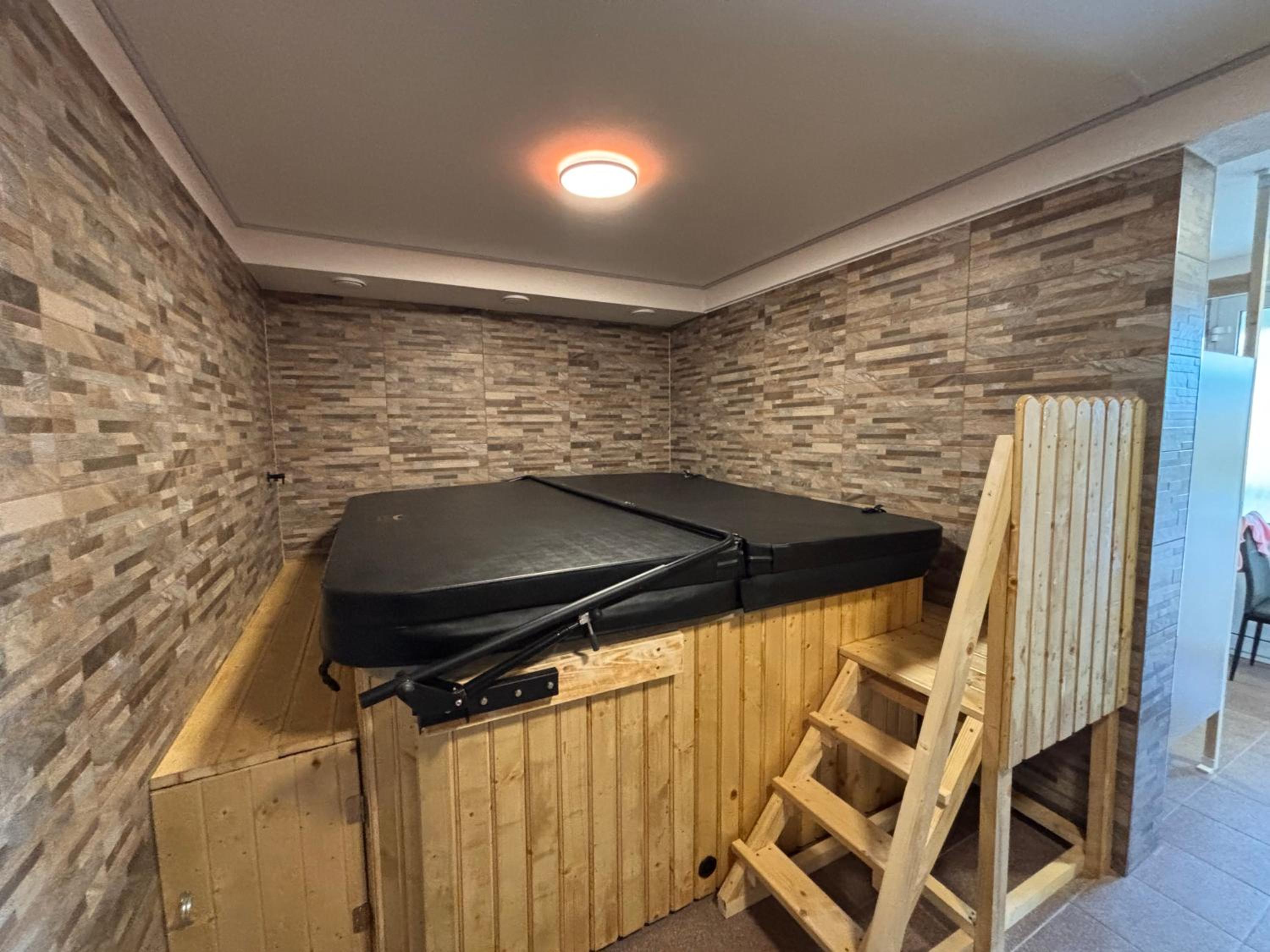 Budget Twin Room - Photo 58