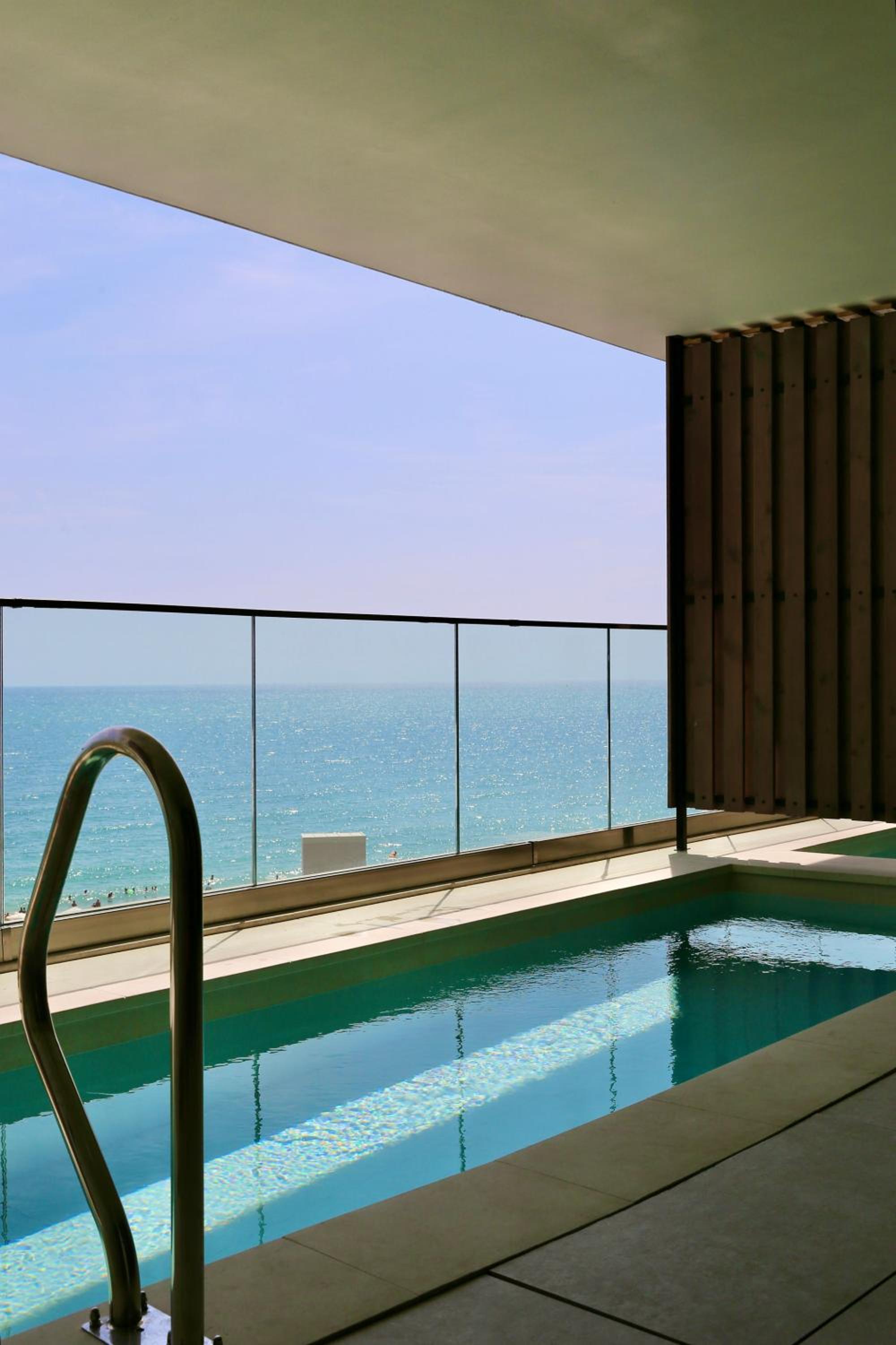 Deluxe SWIM-UP (16+) Double Sea View Room  photo 2