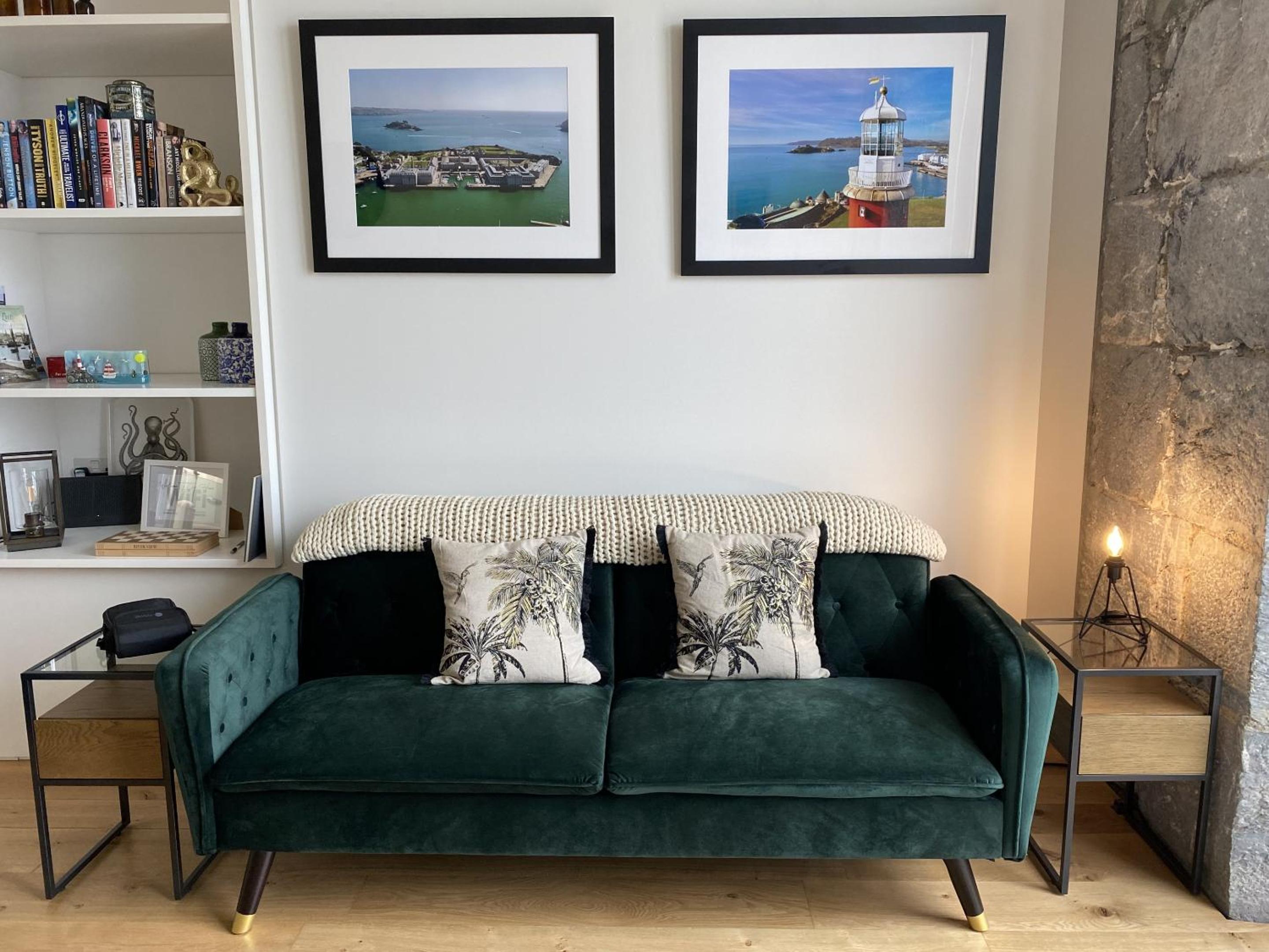 One-Bedroom Apartment with River View photo 3
