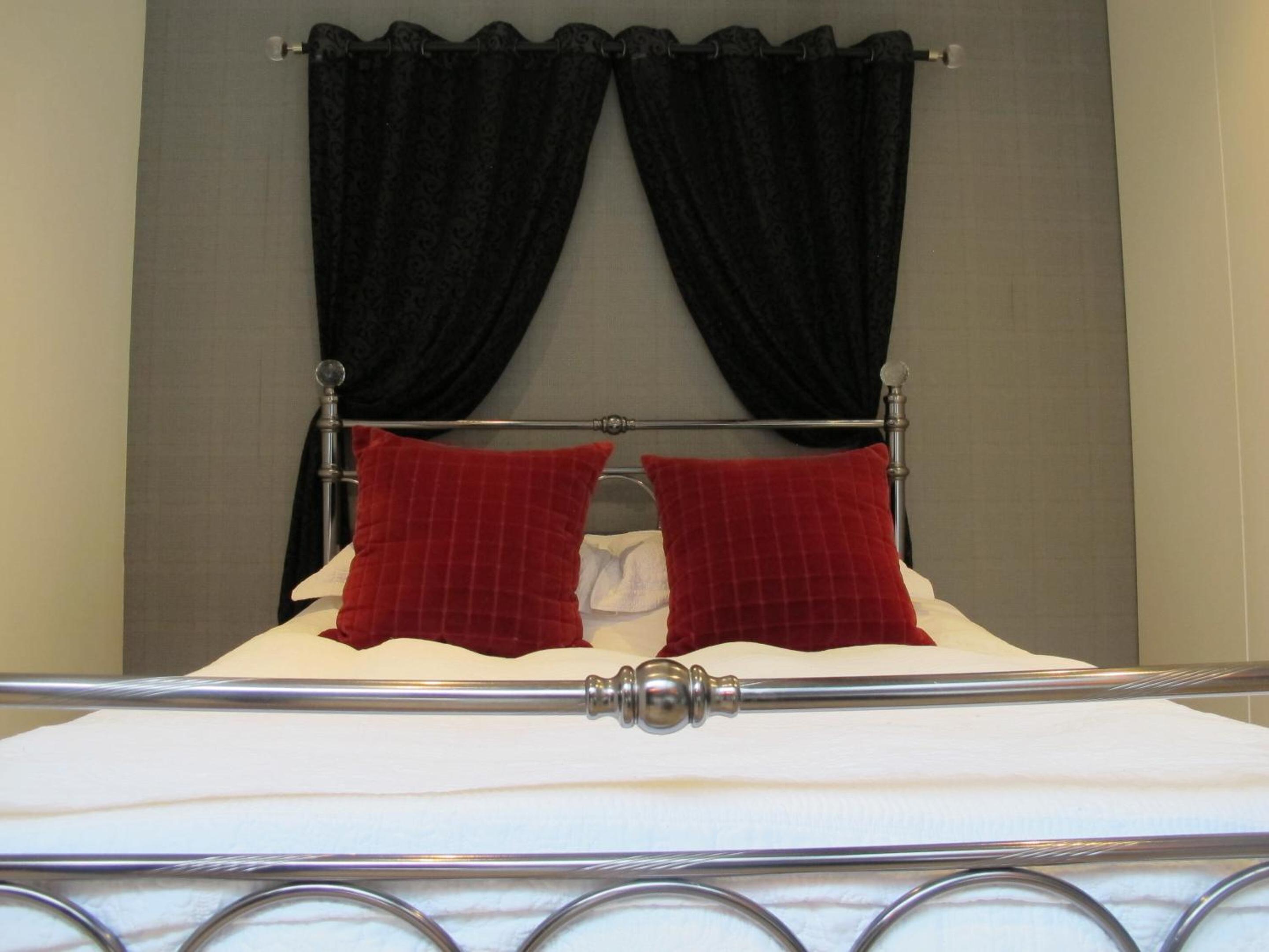 Deluxe Suite photo 2