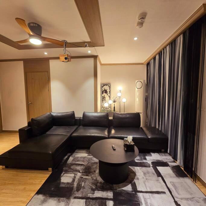 Three-Bedroom Apartment photo 1