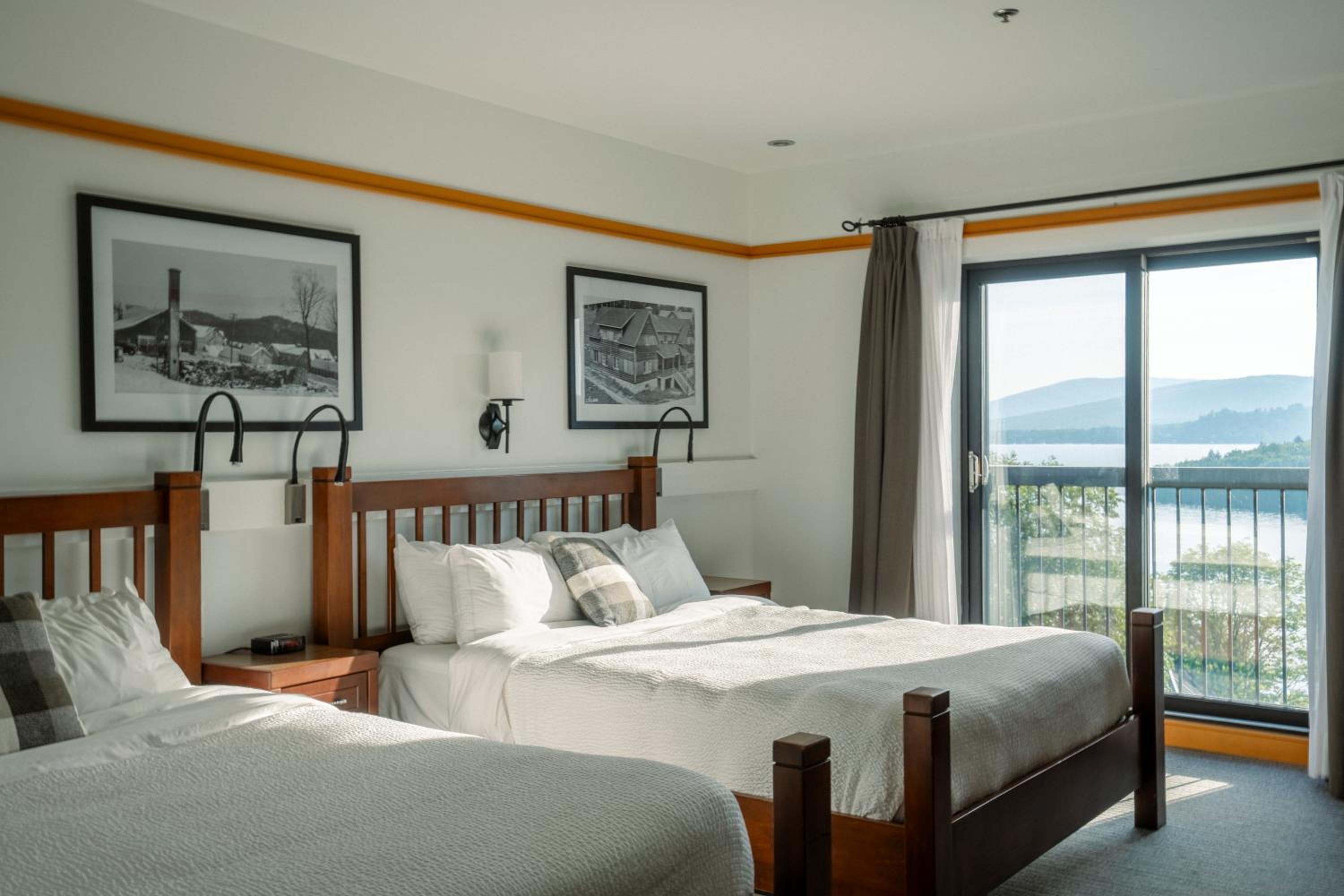 Superior 2 Queen Beds Room with Lake View photo 1