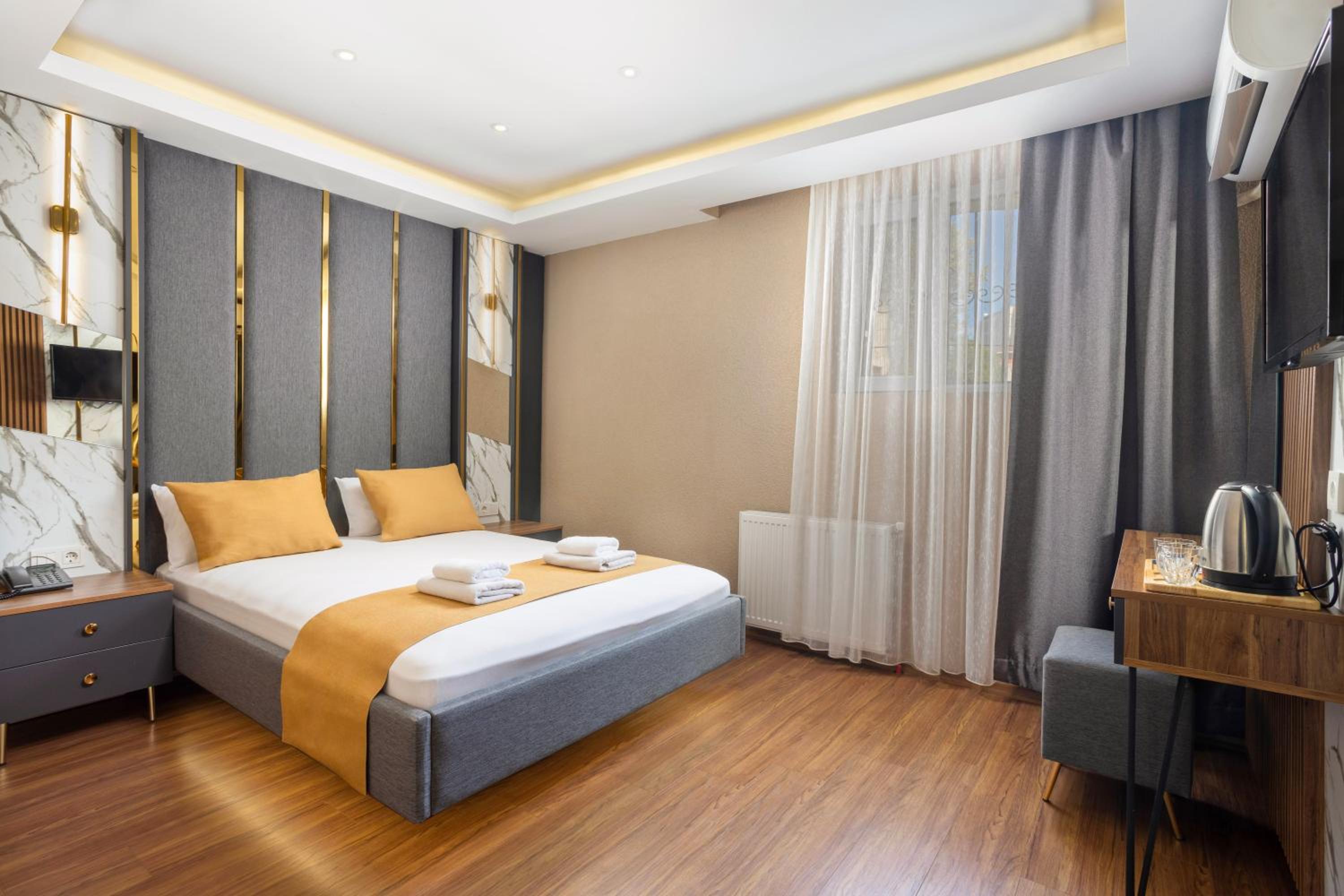 Budget Double Room photo 2