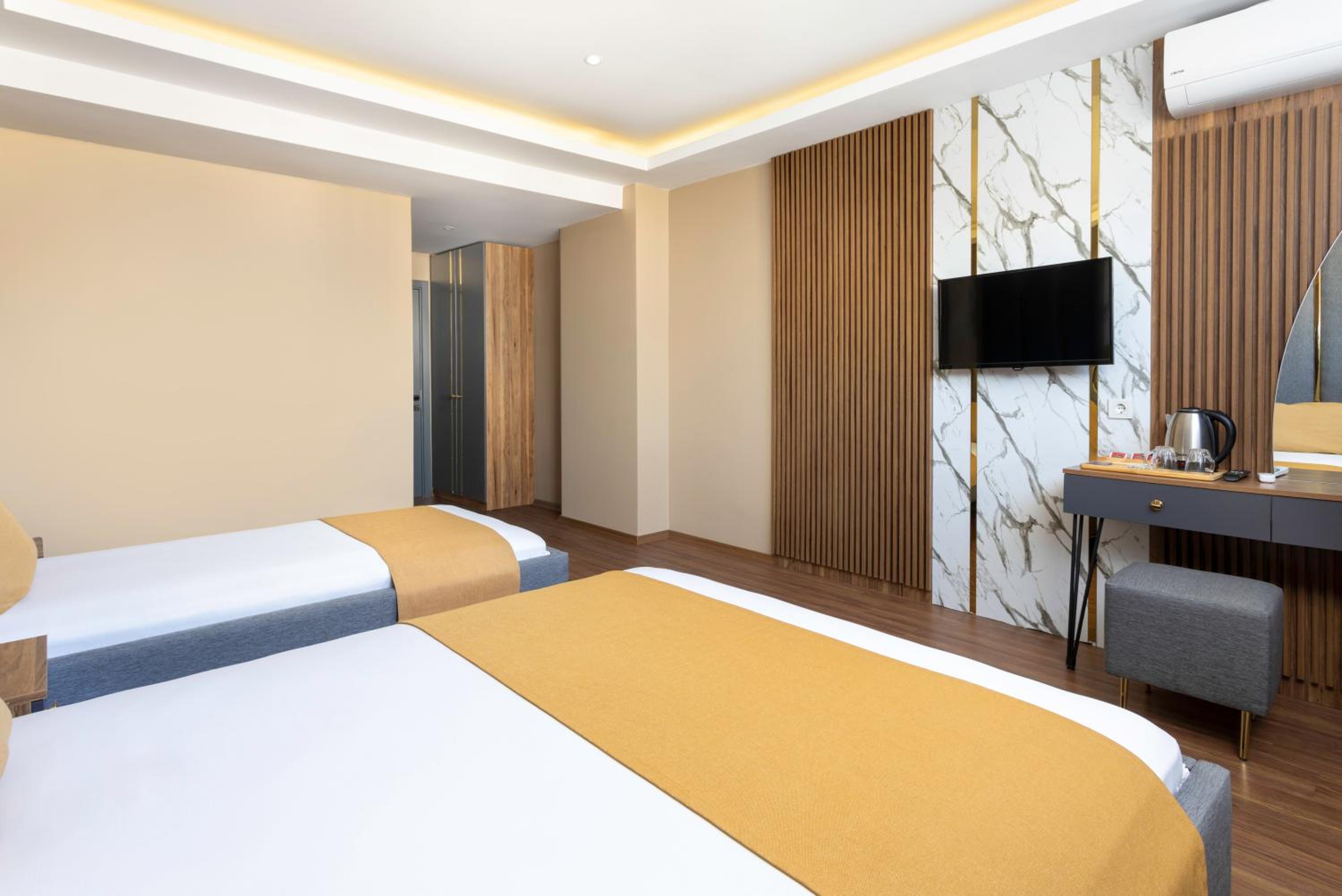 Standard Triple Room photo 2