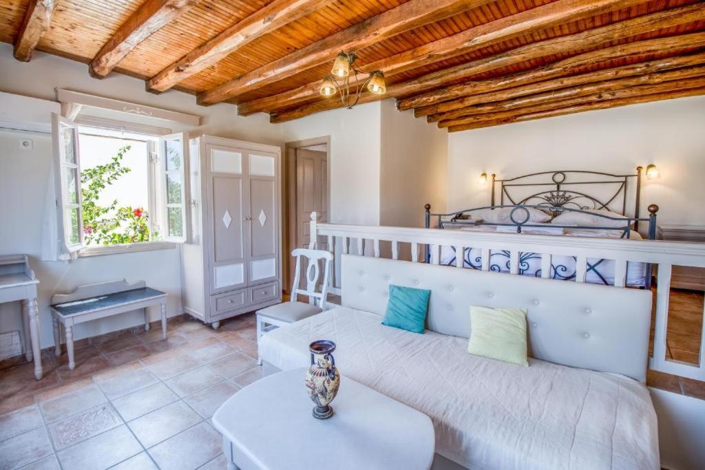 Deluxe Triple Room with Sea View