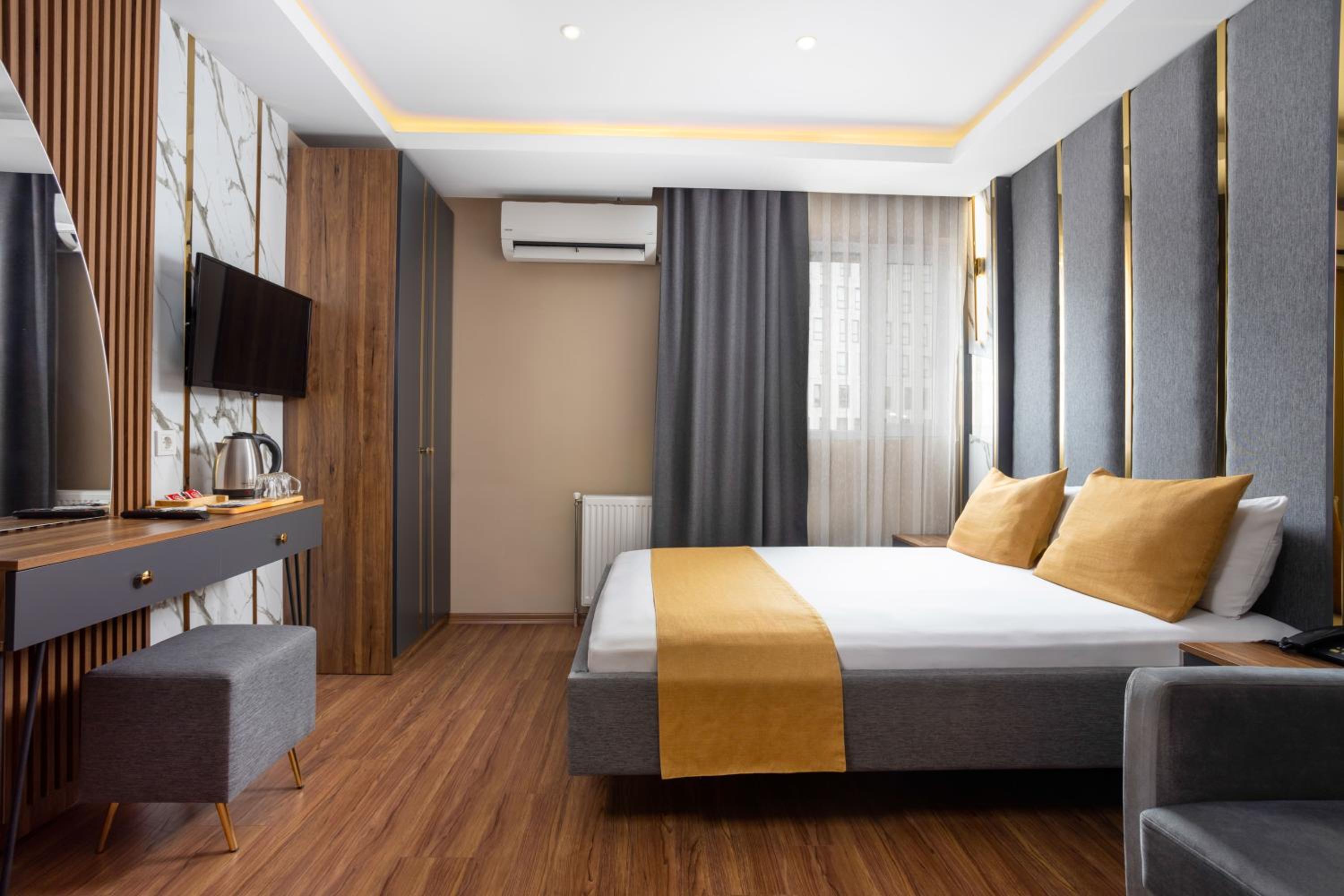 Large Double Room photo 2